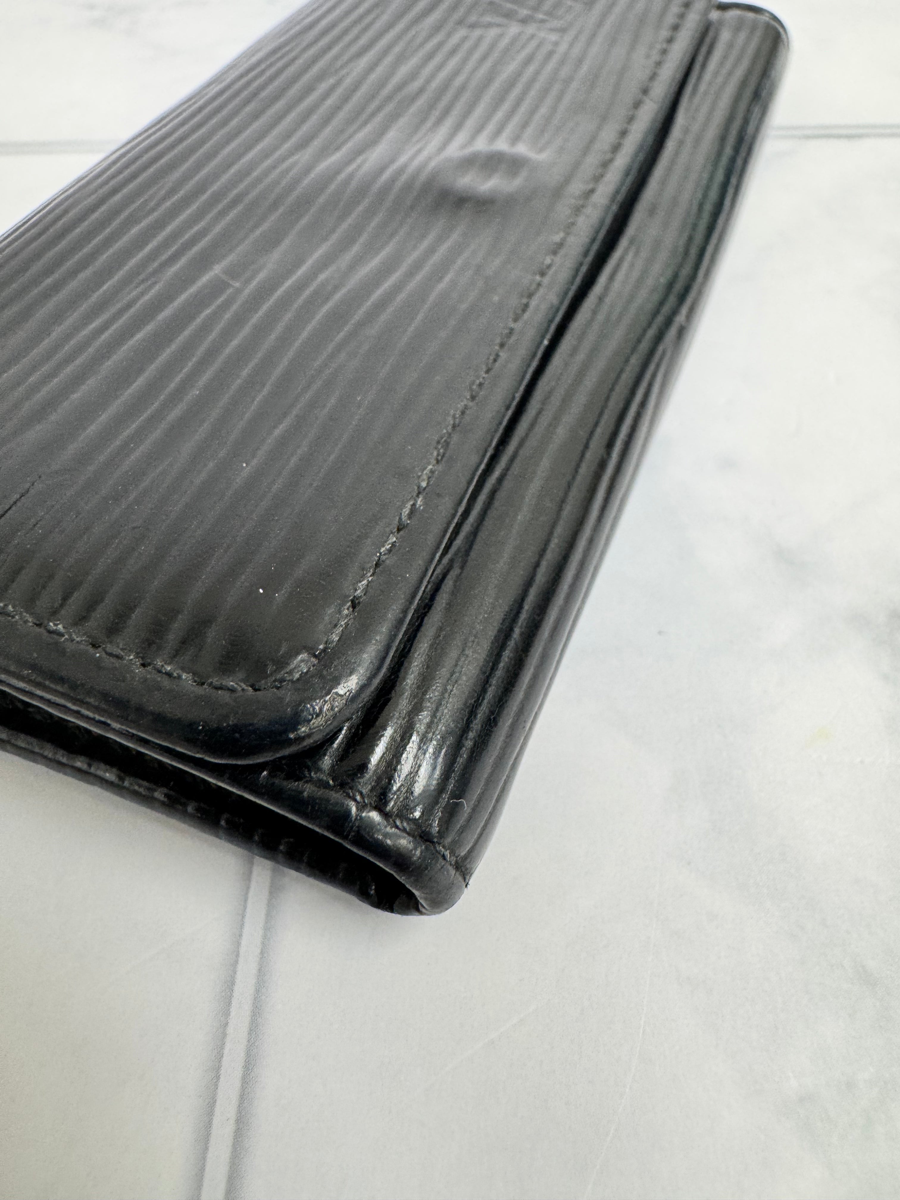 Louis Vuitton Black Epi Leather 4 Key Holder