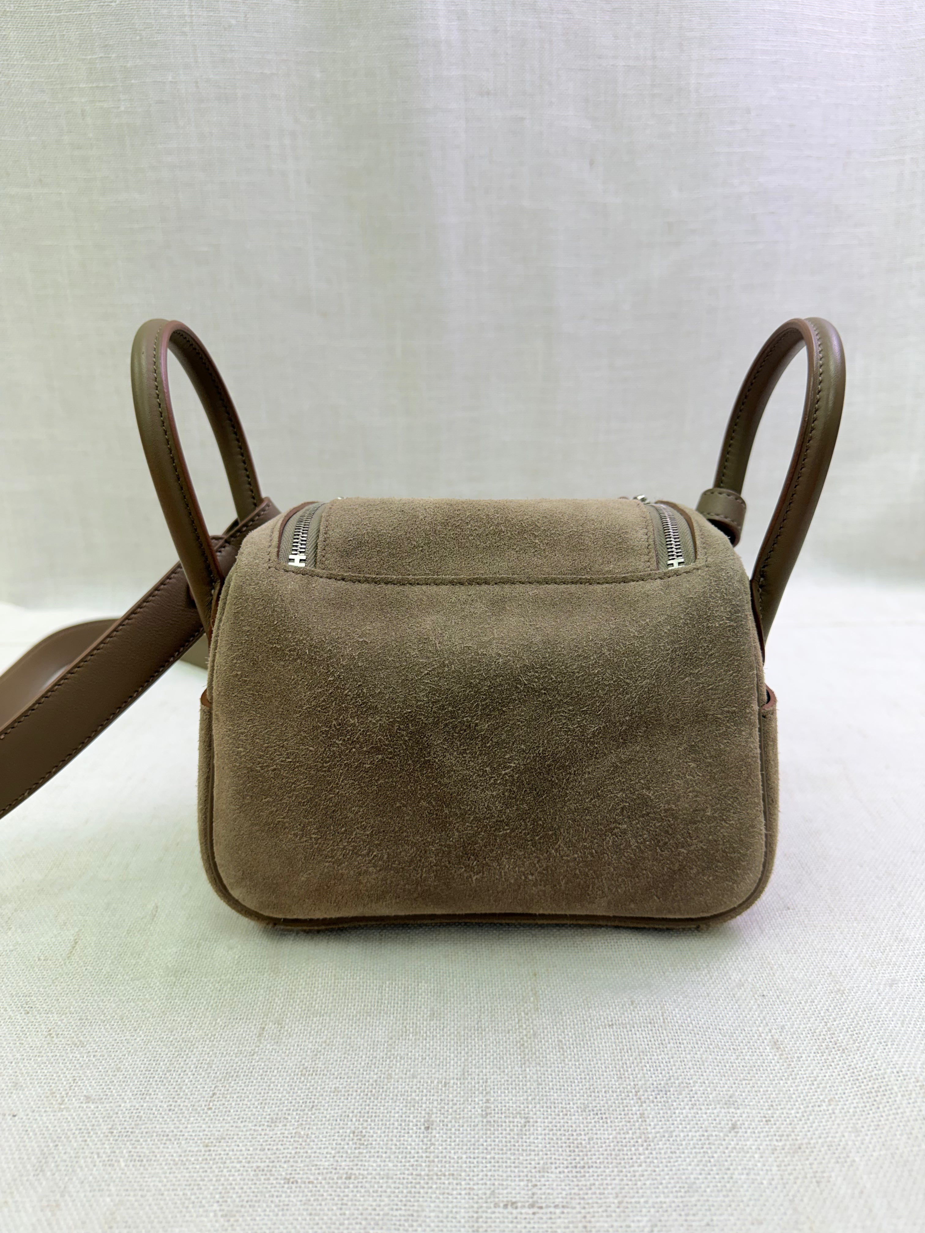 Hermes Gris Caillou Suede & Etoupe Swift Leather Mini Lindy 20 Bag