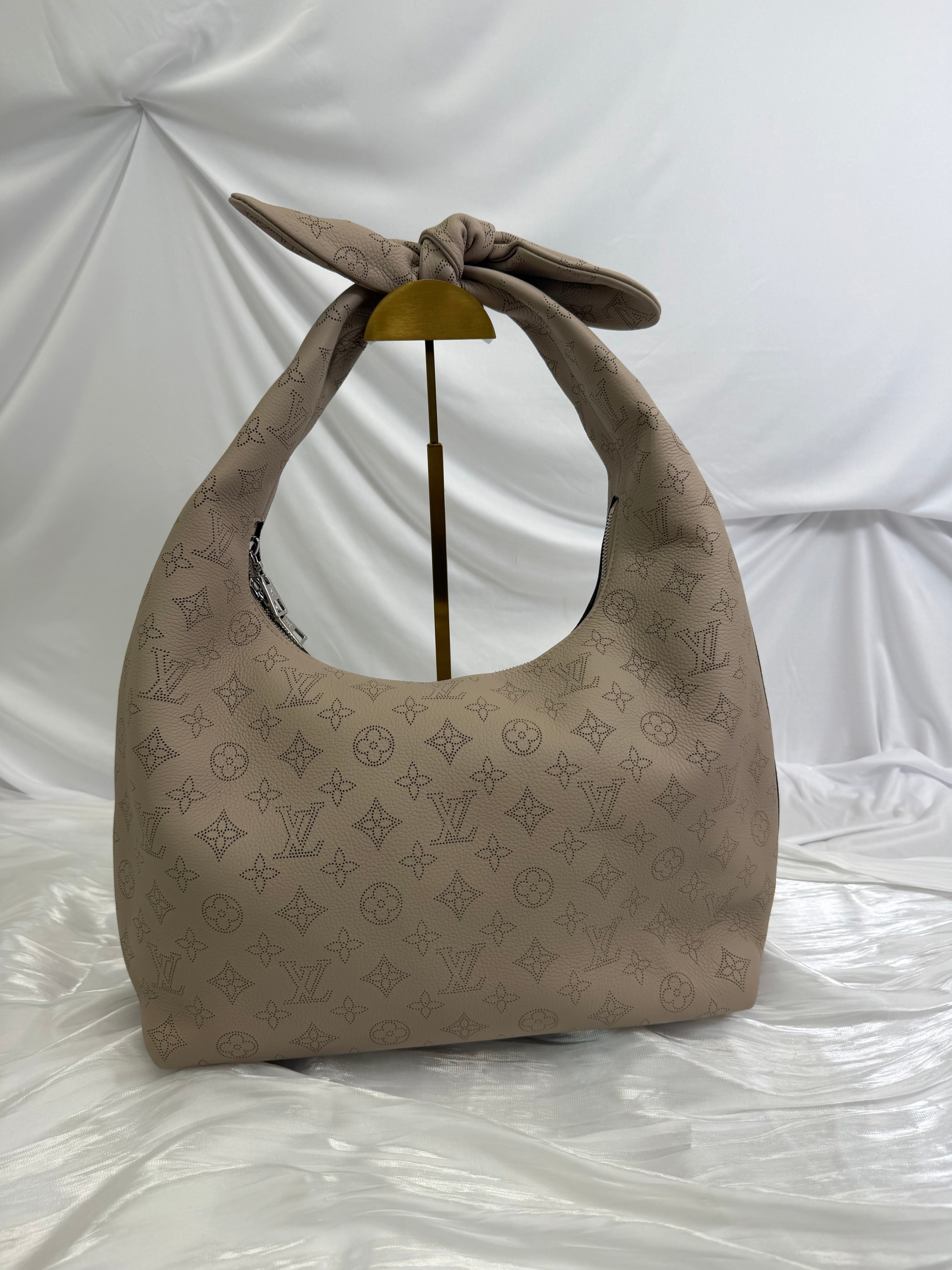 BRAND NEW Louis Vuitton Monogram Greige Mahina Leather Why Knot MM Bag