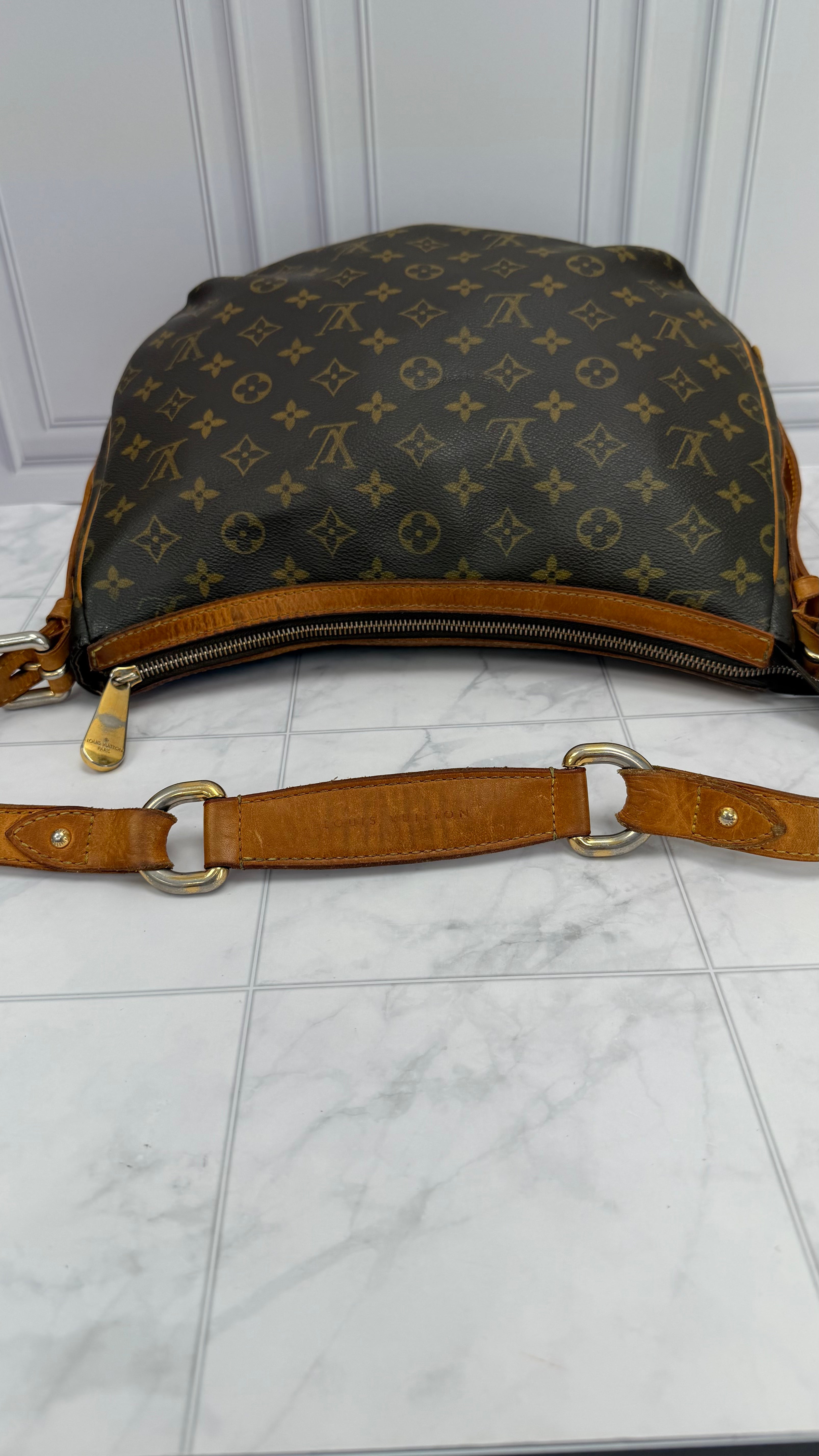 *DONS DROP* Louis Vuitton Monogram Canvas GM Tulum Hobo Bag