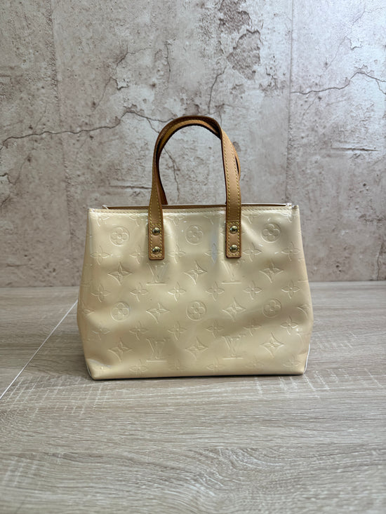 Louis Vuitton Cream Vernis Reade PM Hand Bag