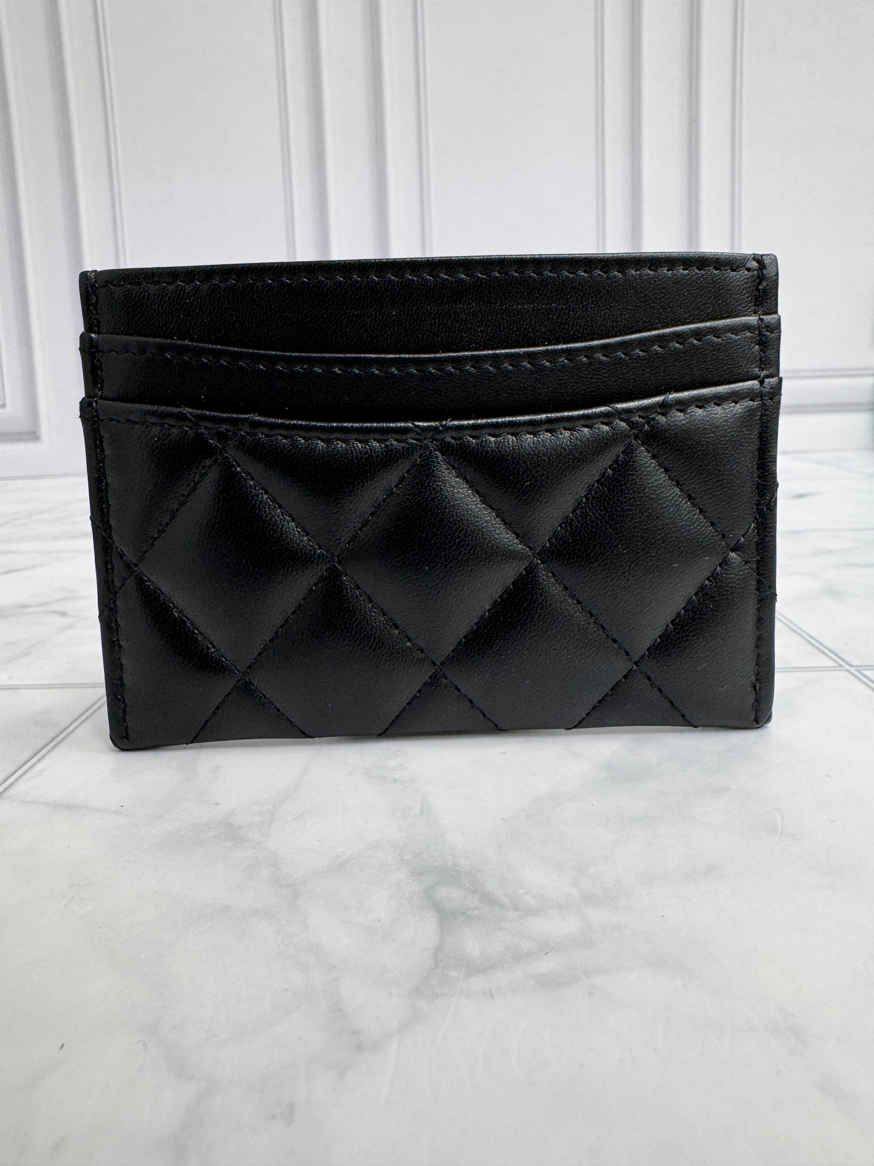 LIKE NEW - Chanel Black Quilted Leather Card Holder