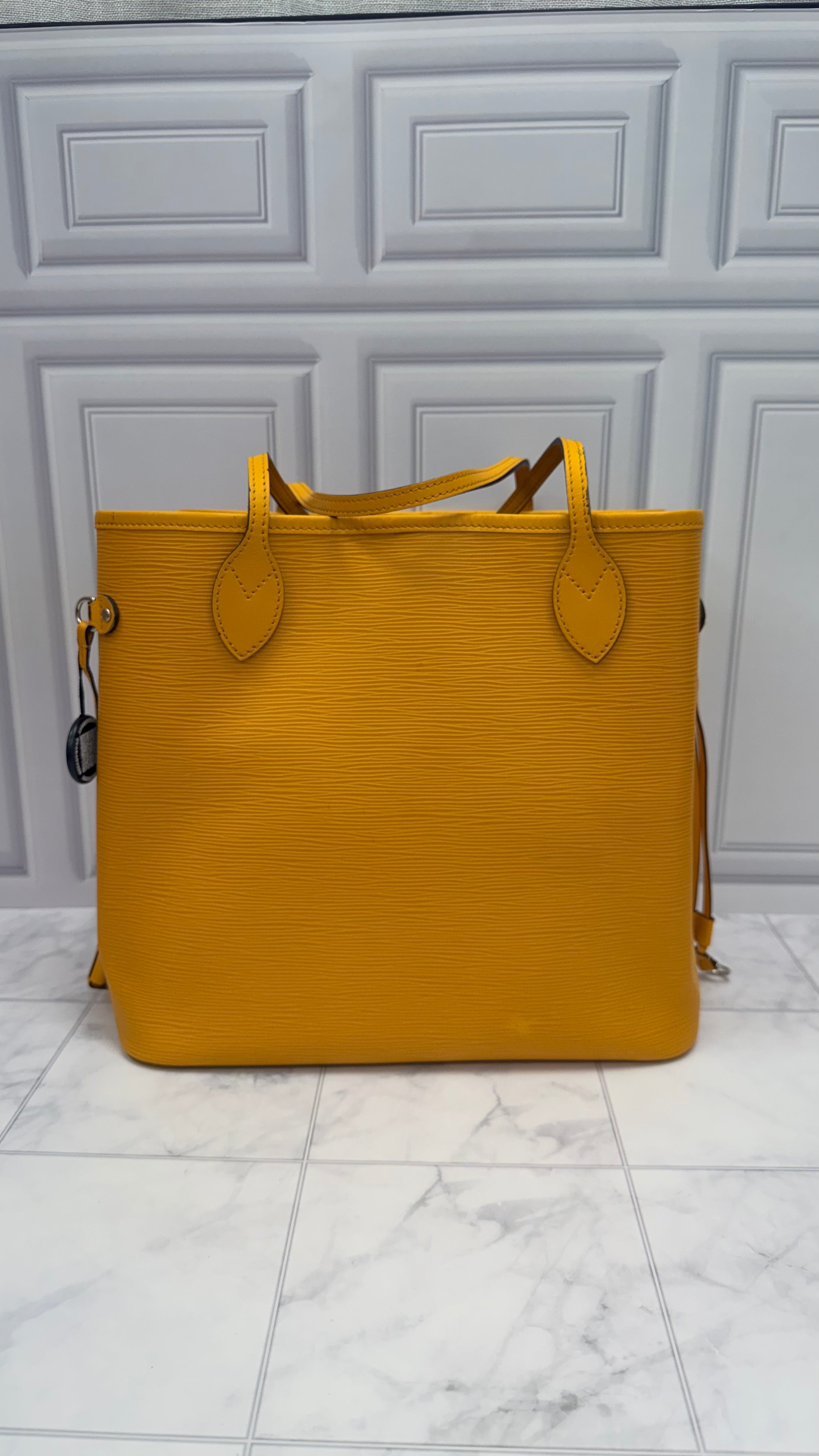 *DONS DROP* Louis Vuitton Yellow Epi Leather Neverfull MM