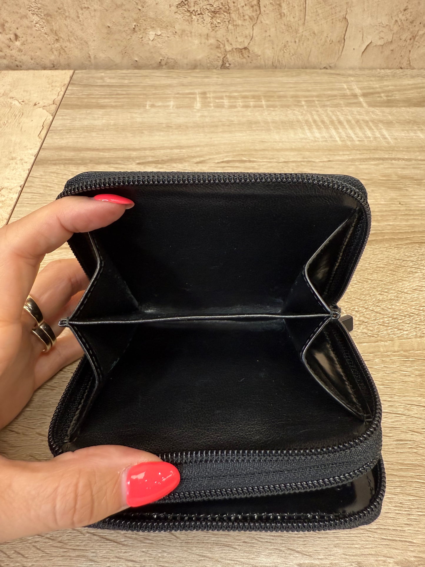 Gucci Black Patent Leather Zippy Compact Wallet
