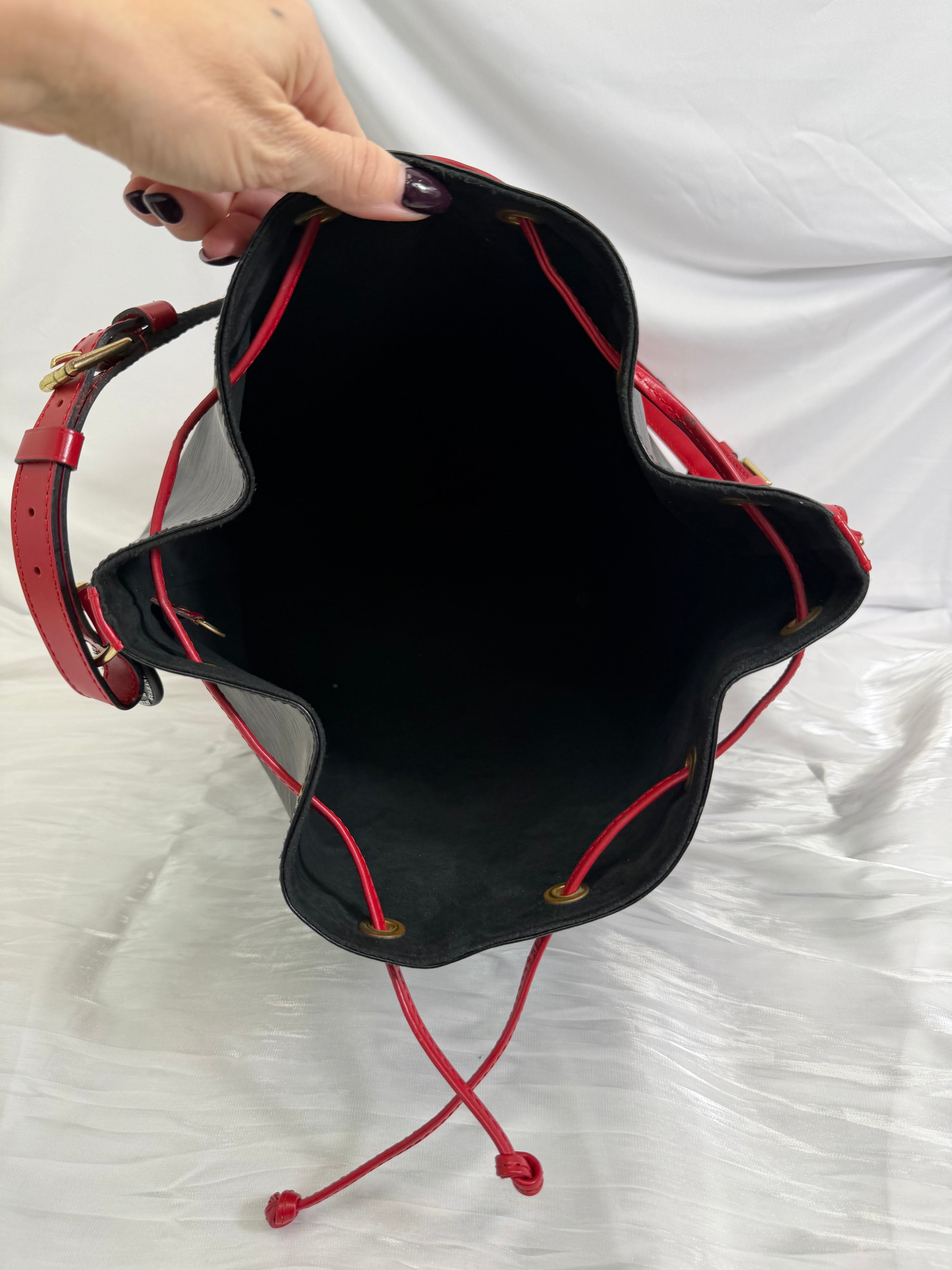 Louis Vuitton Black Epi x Red Leather Noe Bucket Bag