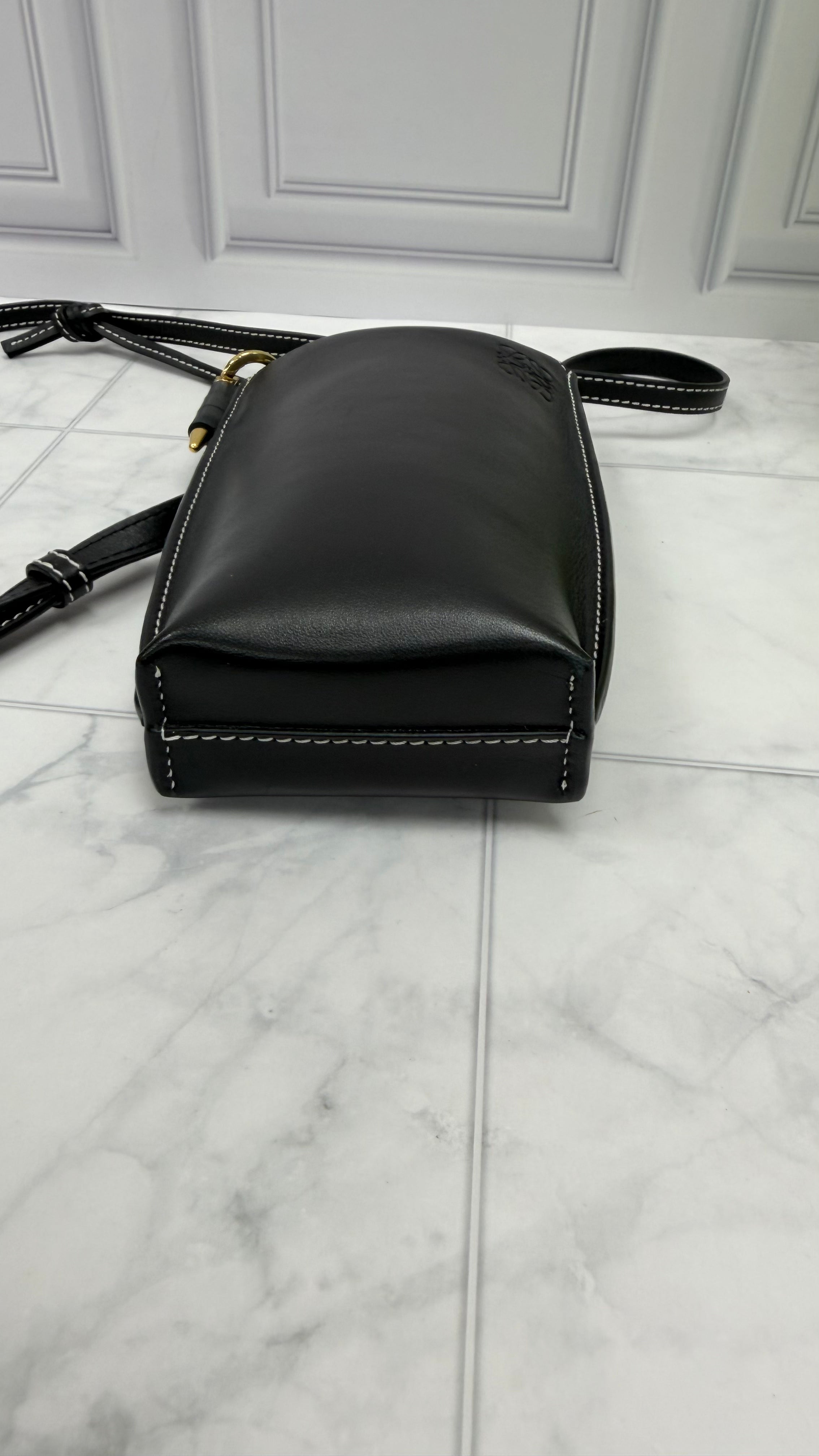 *DONS DROP* LIKE NEW- Loewe Black Leather Mini Crossbody Pouch