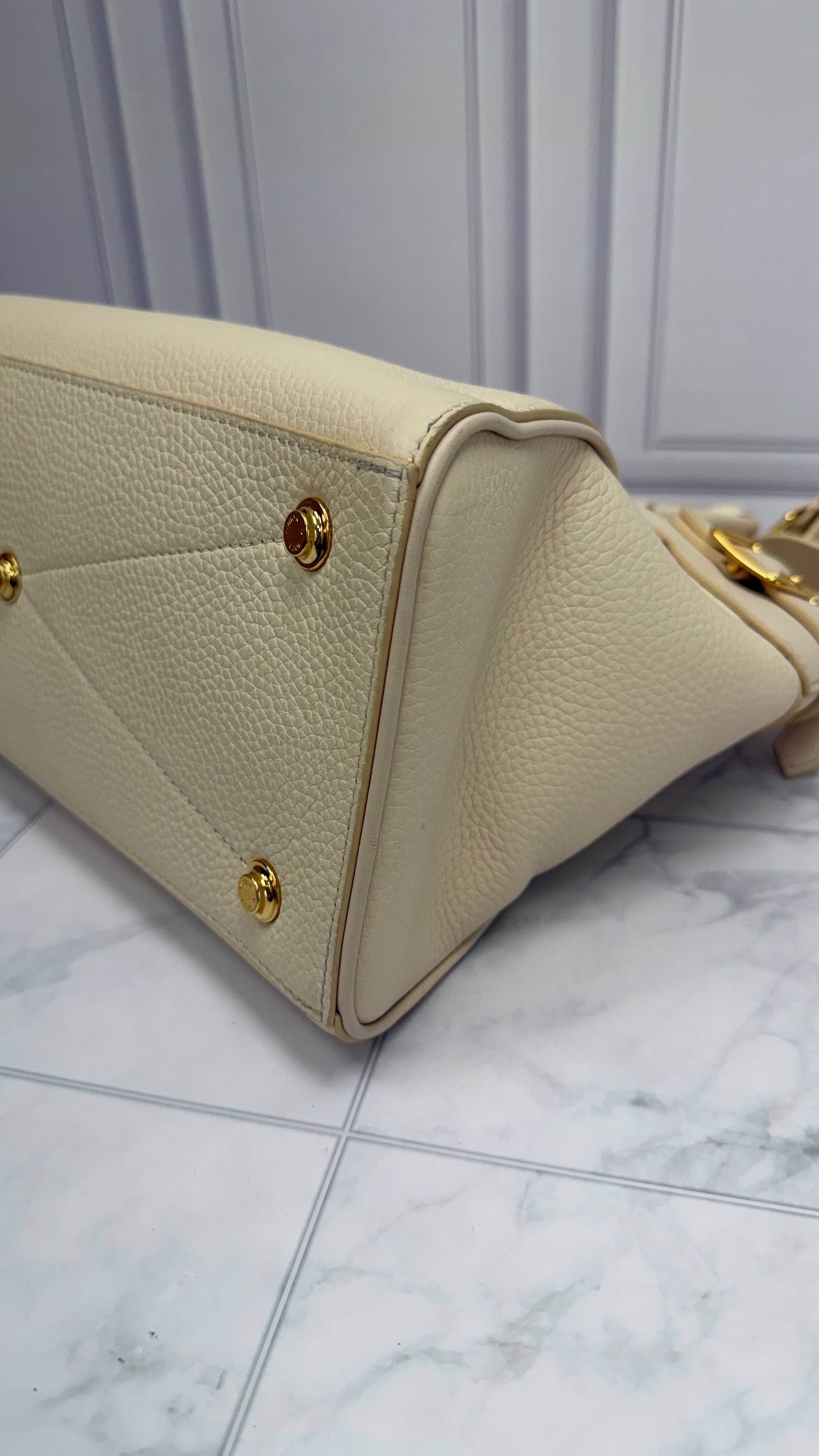 *DONS DROP* Louis Vuitton Cream Taurillon Leather Vendome MM Handbag