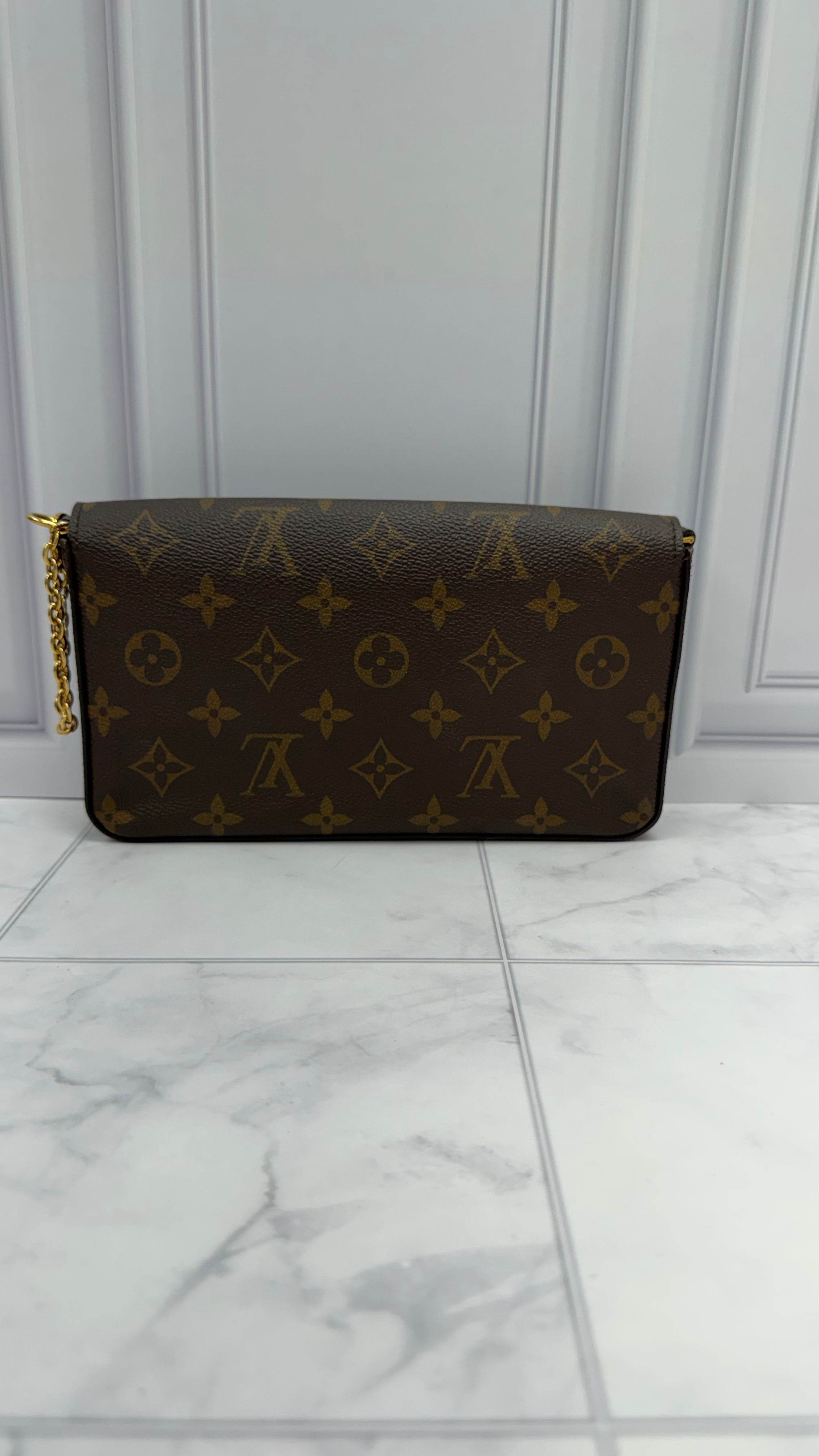 *DONS DROP* LIKE NEW- Louis Vuitton Monogram & Fuchsia Felicie Pochette