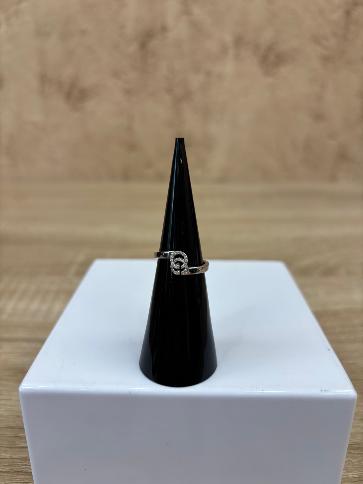 Gucci White Gold Diamond Ring
