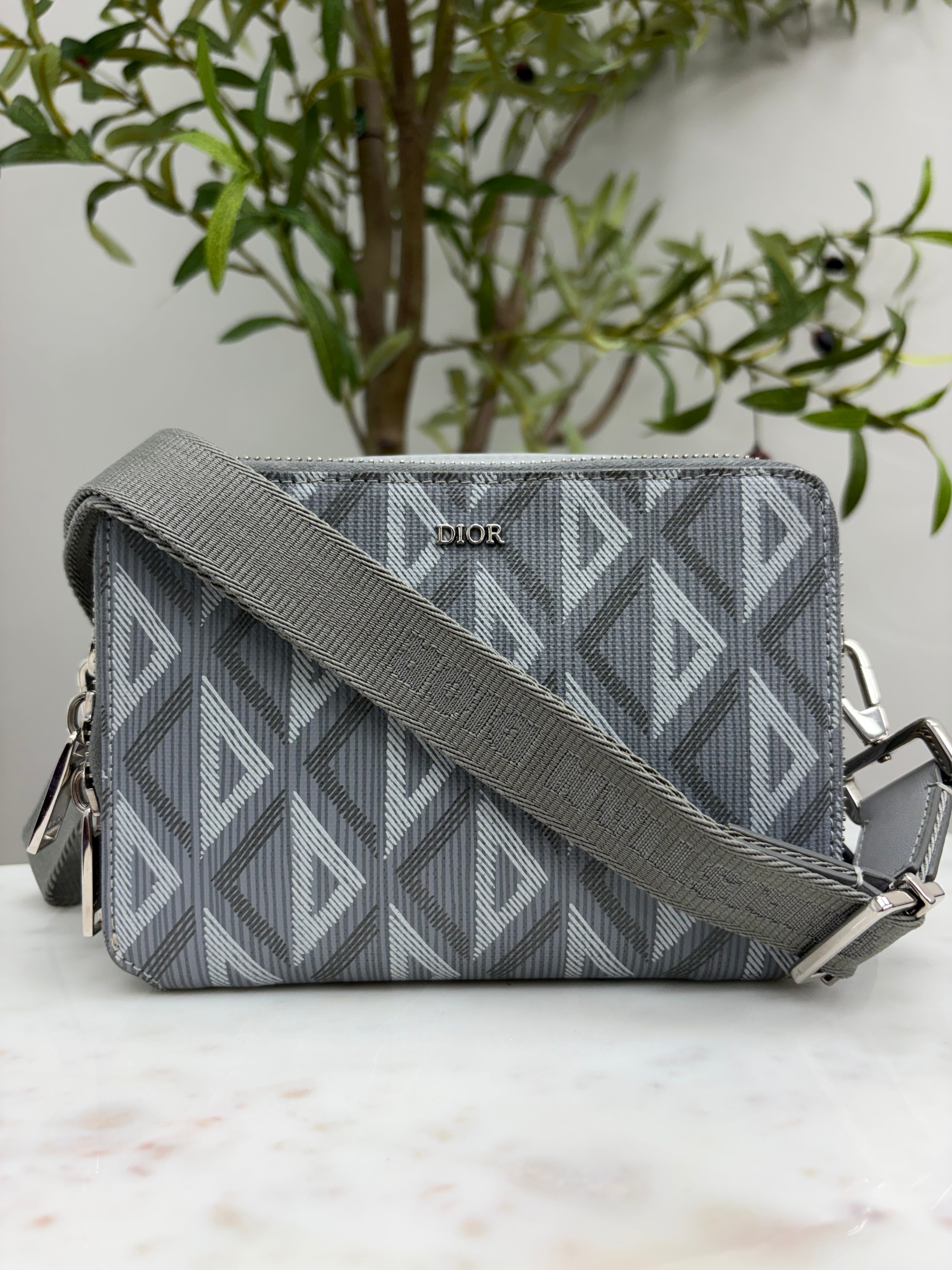*DONS DROP* Christian Dior Grey CD Diamond Messenger Pouch