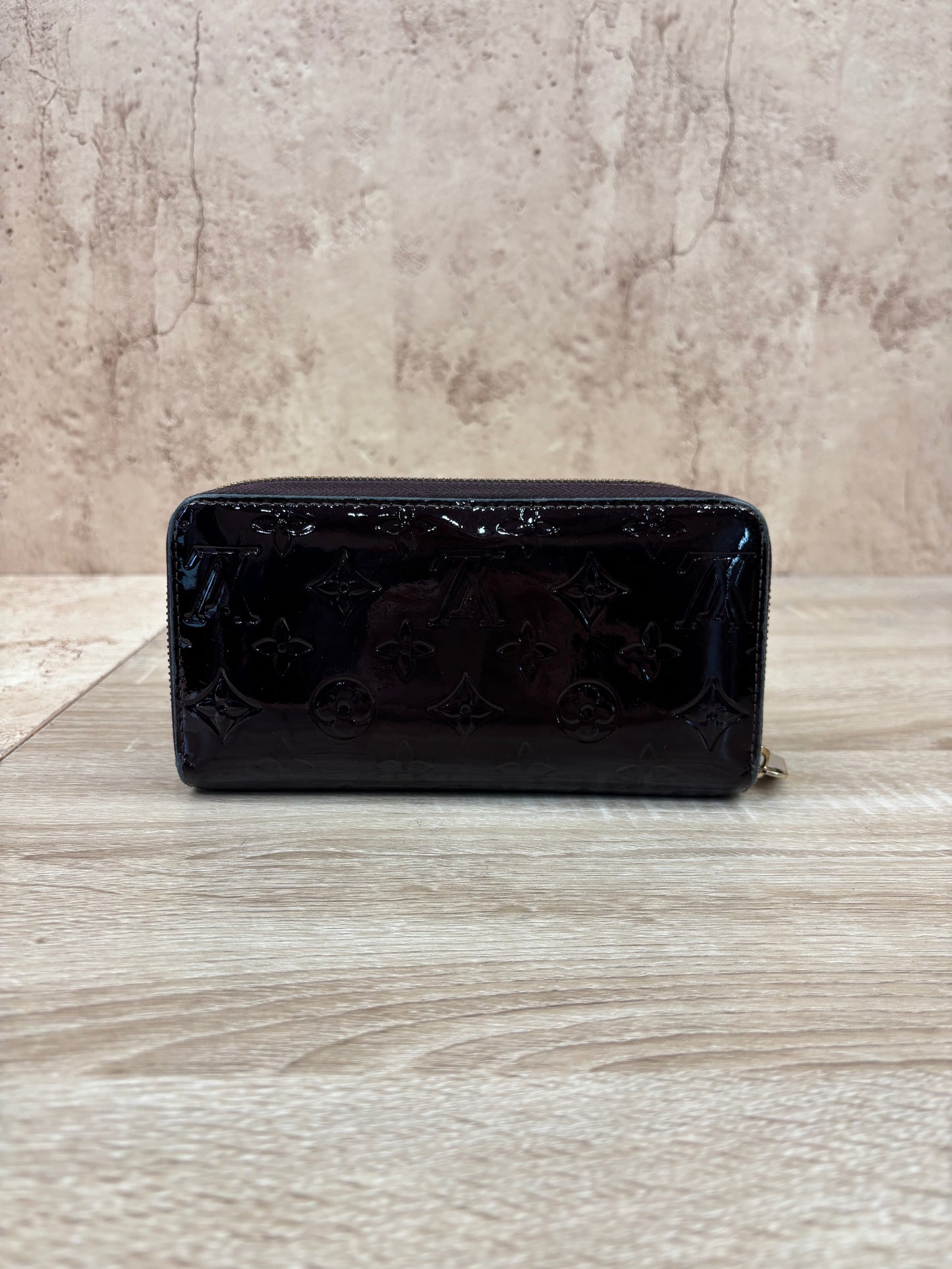 Louis Vuitton Plum Vernis Zippy Wallet