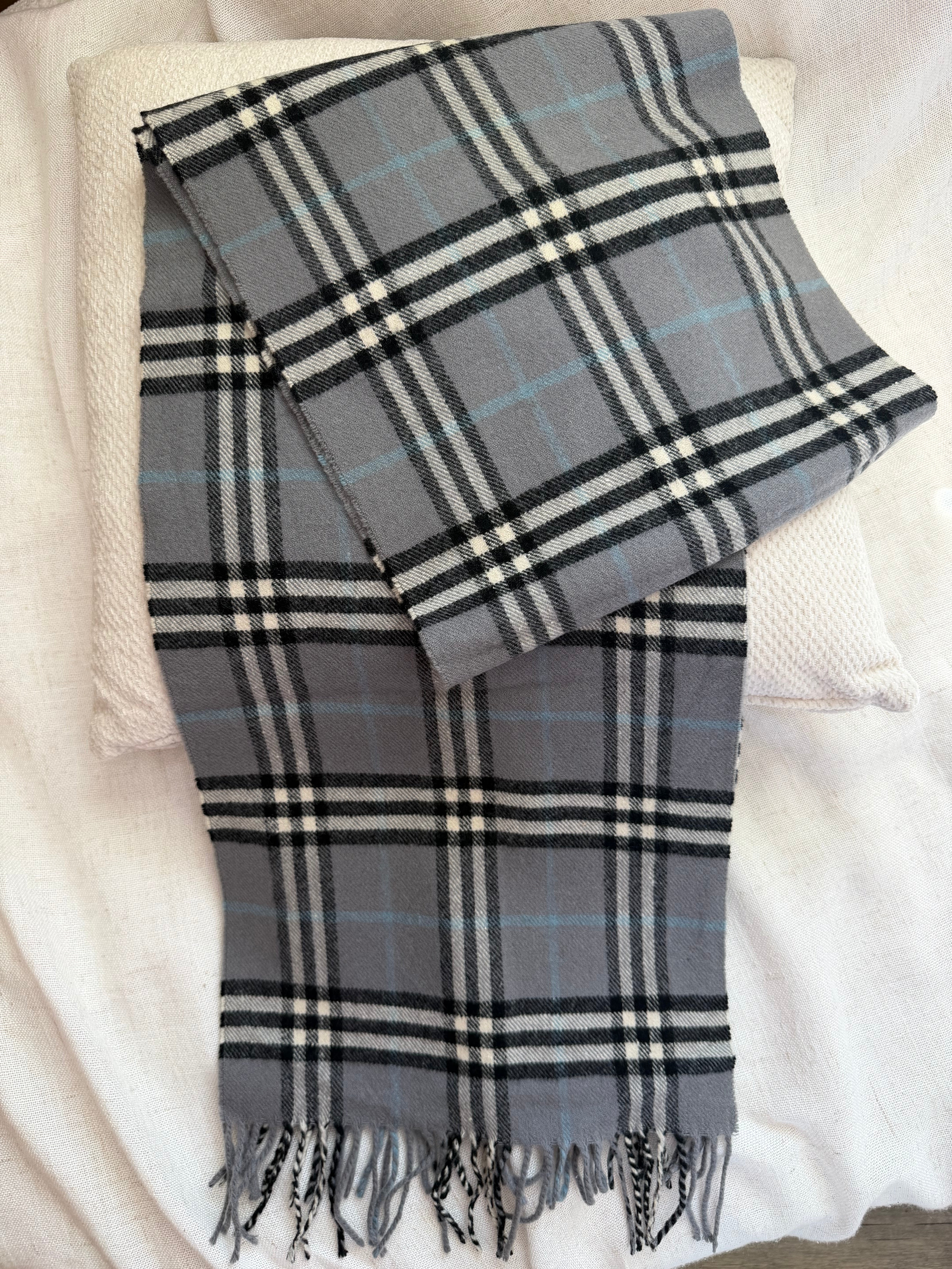 Burberry Vintage Grey And Black Novacheck LambsWool Scarf