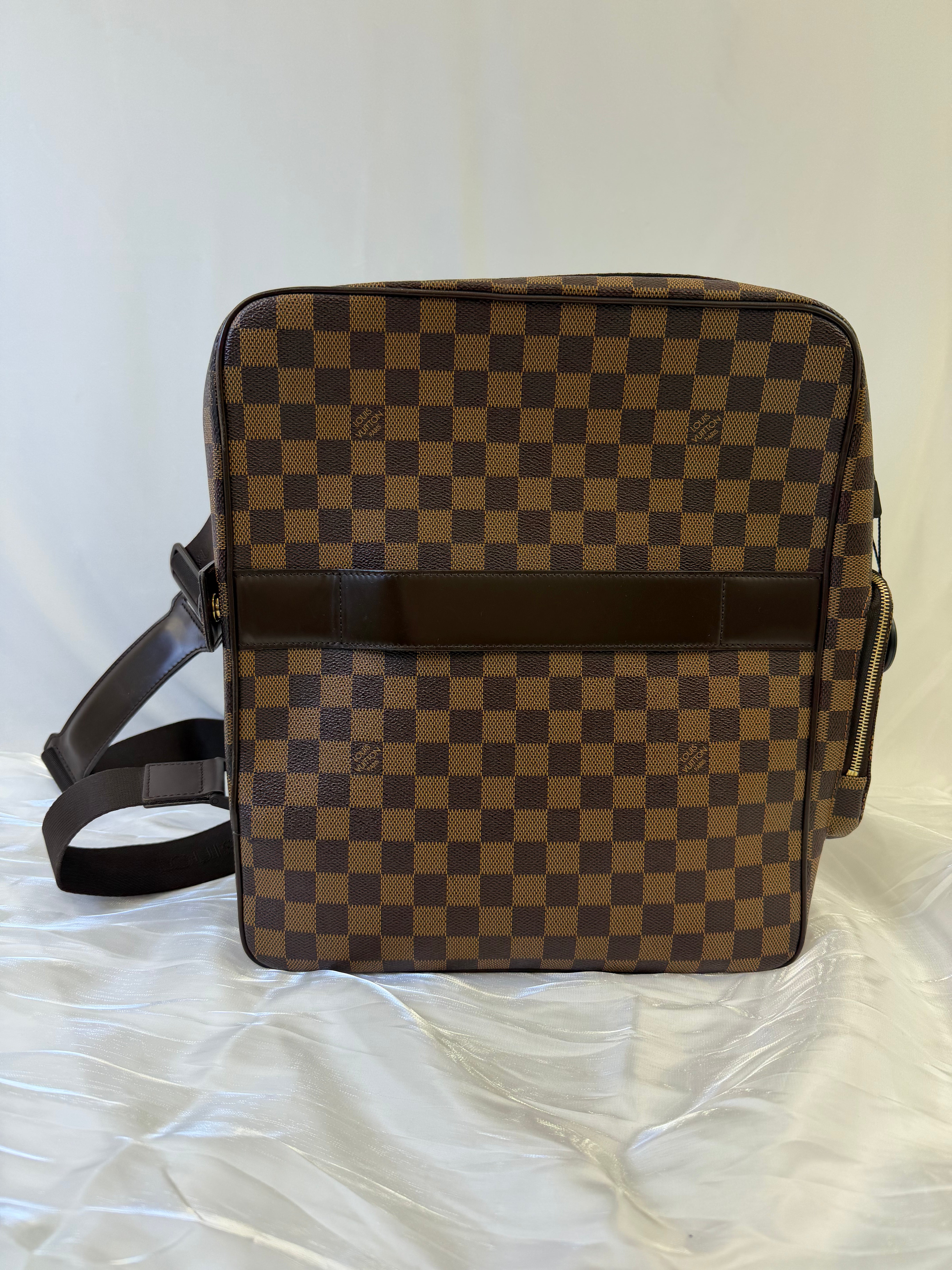 Louis Vuitton Damier Ebene Olva GM Messenger Bag