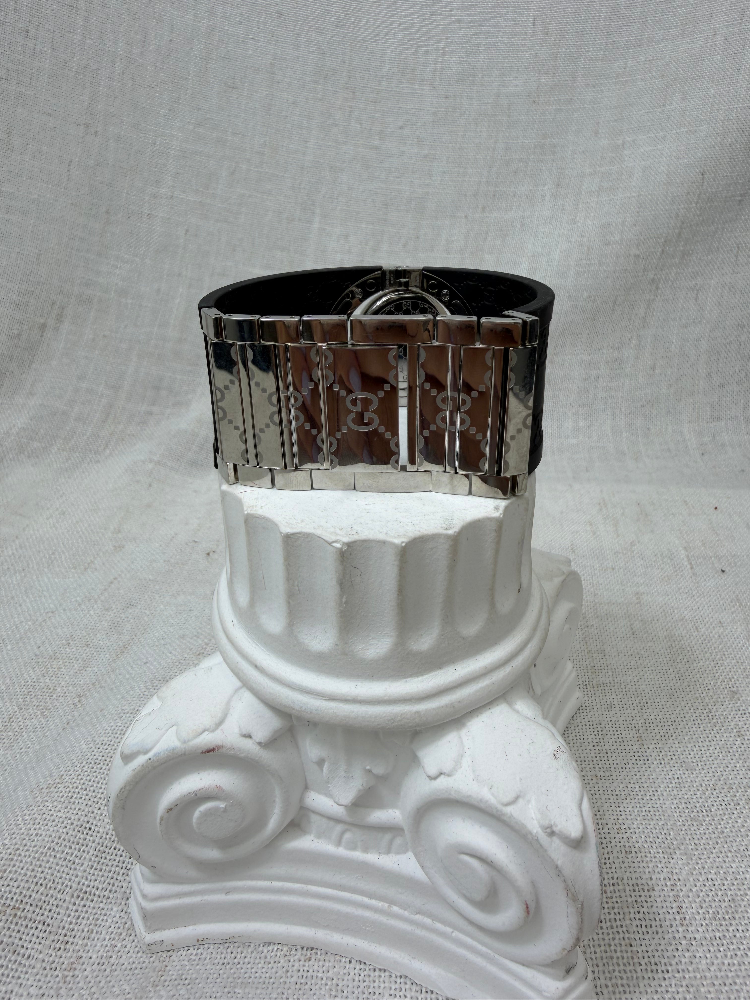 Gucci Black GG Rubber & Stainless Steel Twirl 23mm Watch