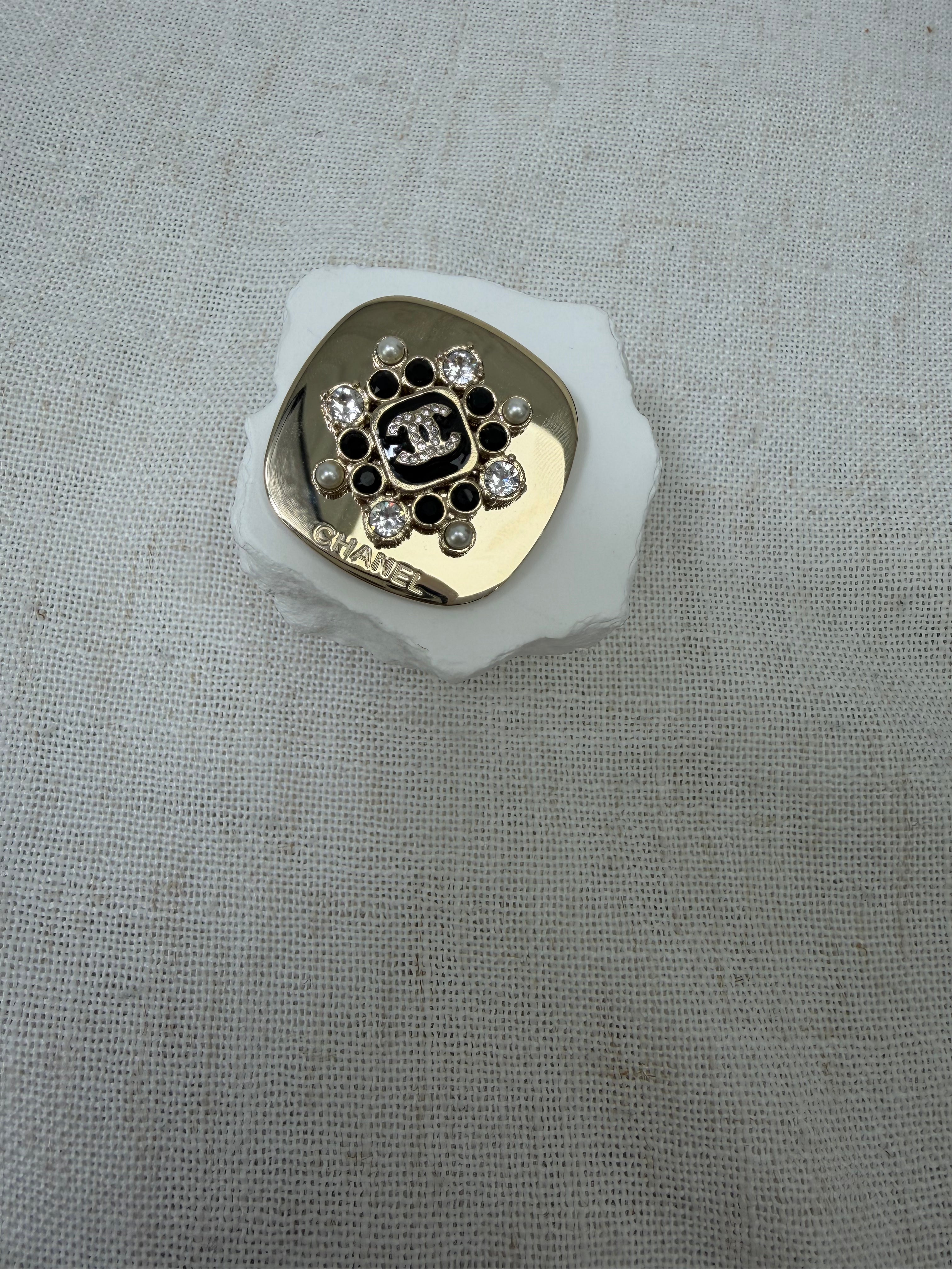 BRAND NEW- Chanel Faux Pearl & Crystal Diamond Shape CC Brooch