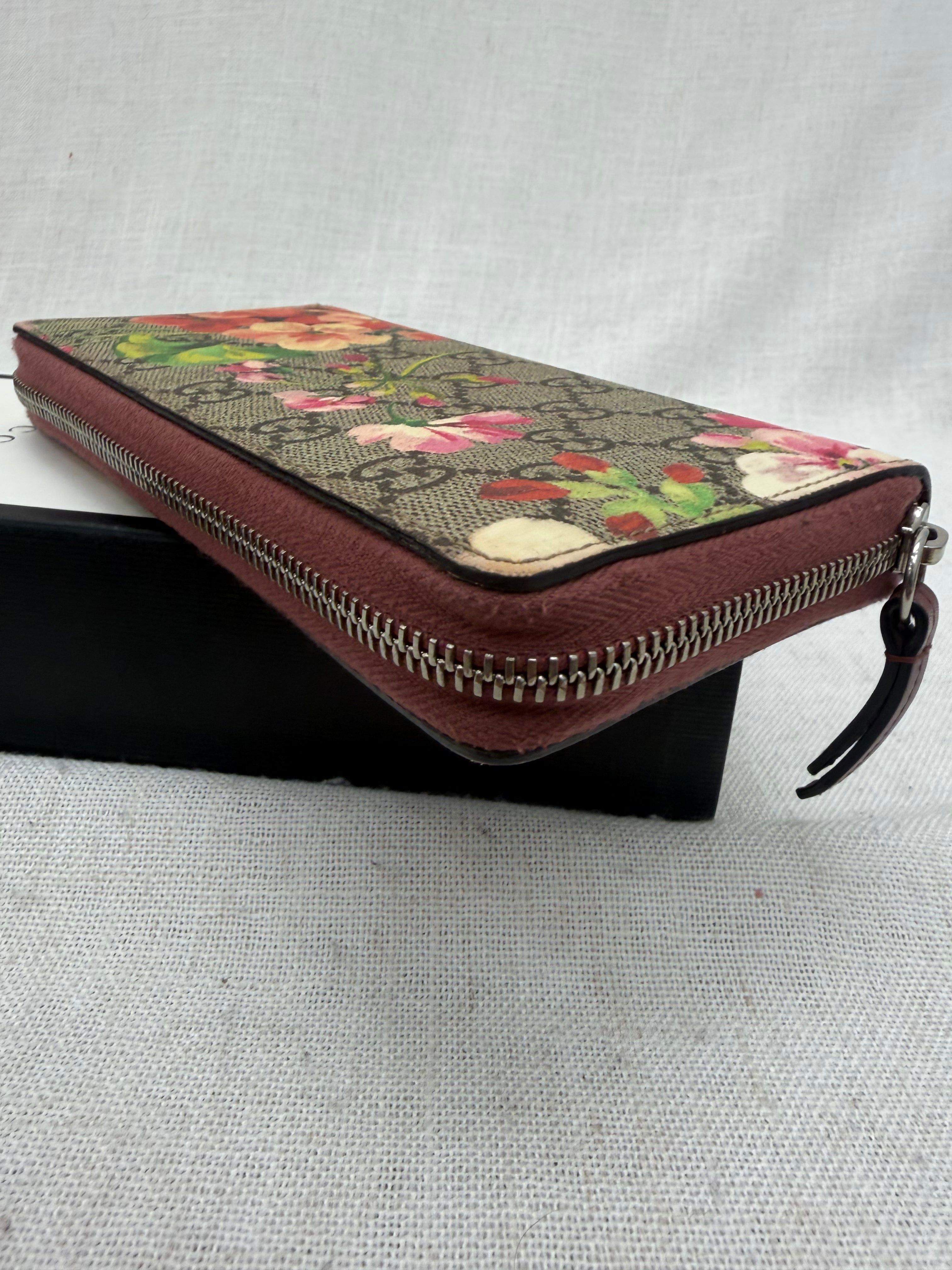 Gucci Pink Blooms Supreme Coated Canvas Zippy Wallet