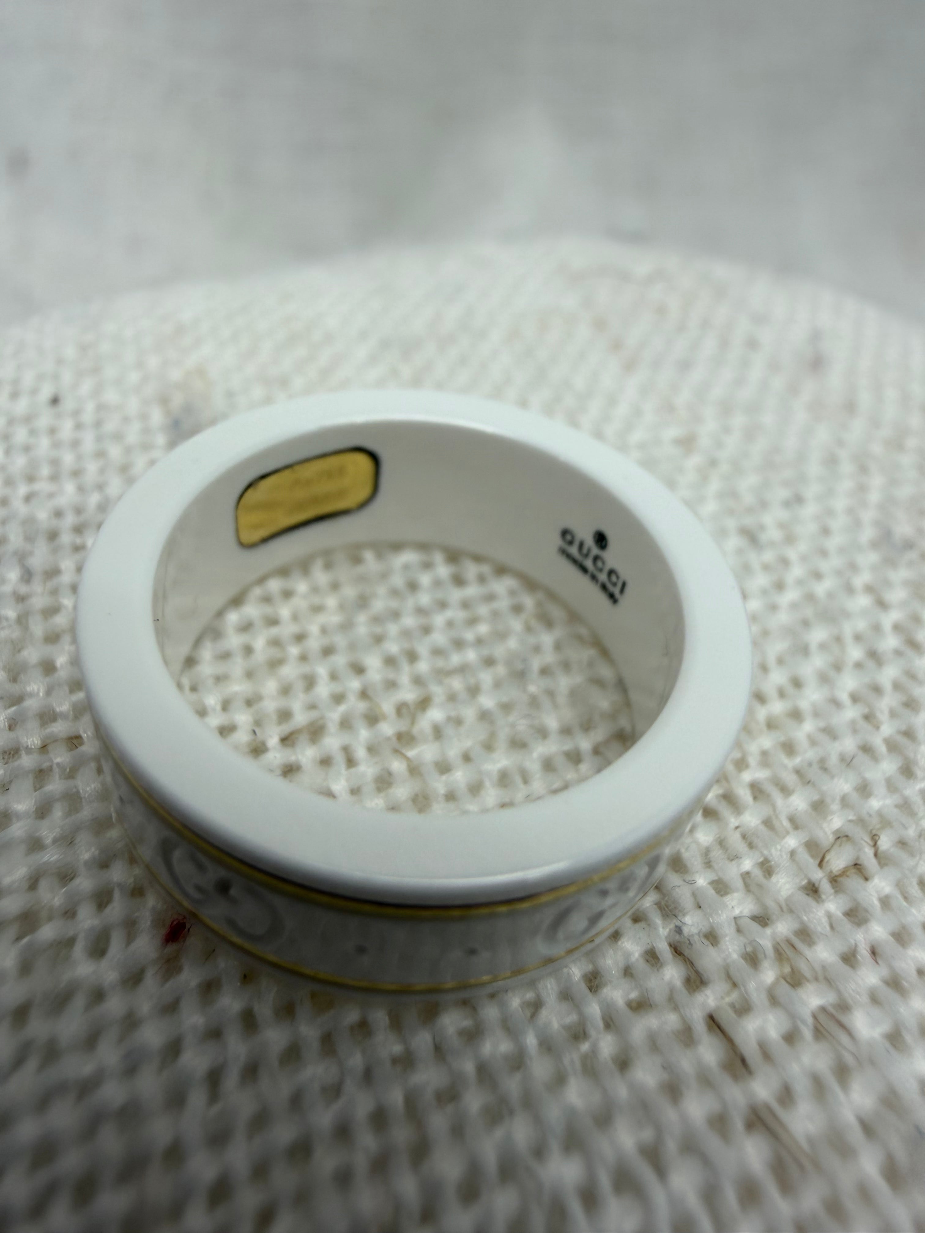 Gucci White Ceramic & Gold Icon Ring Size 6