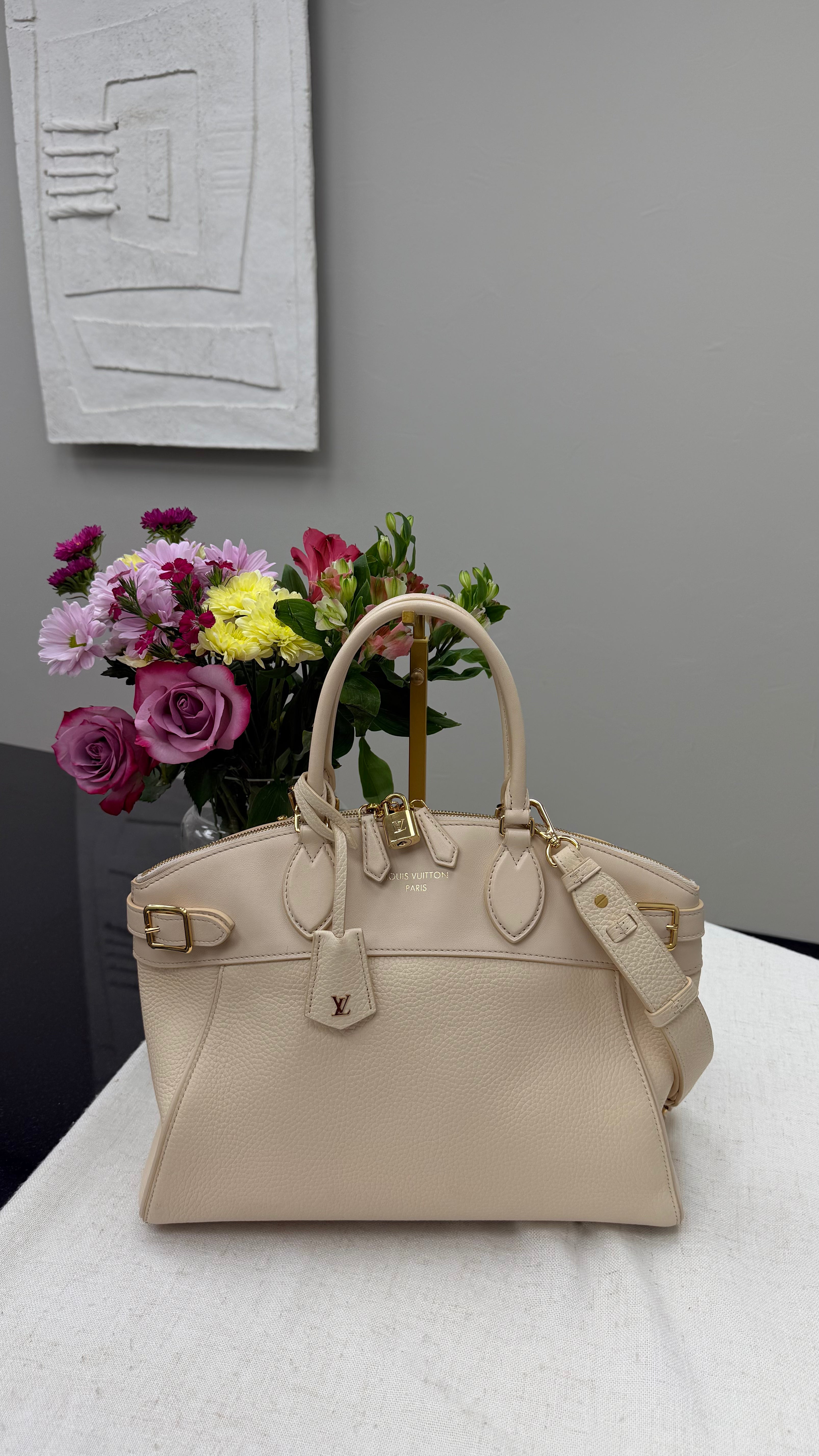 *DONS DROP* Louis Vuitton Cream Taurillon Leather Vendome MM Handbag