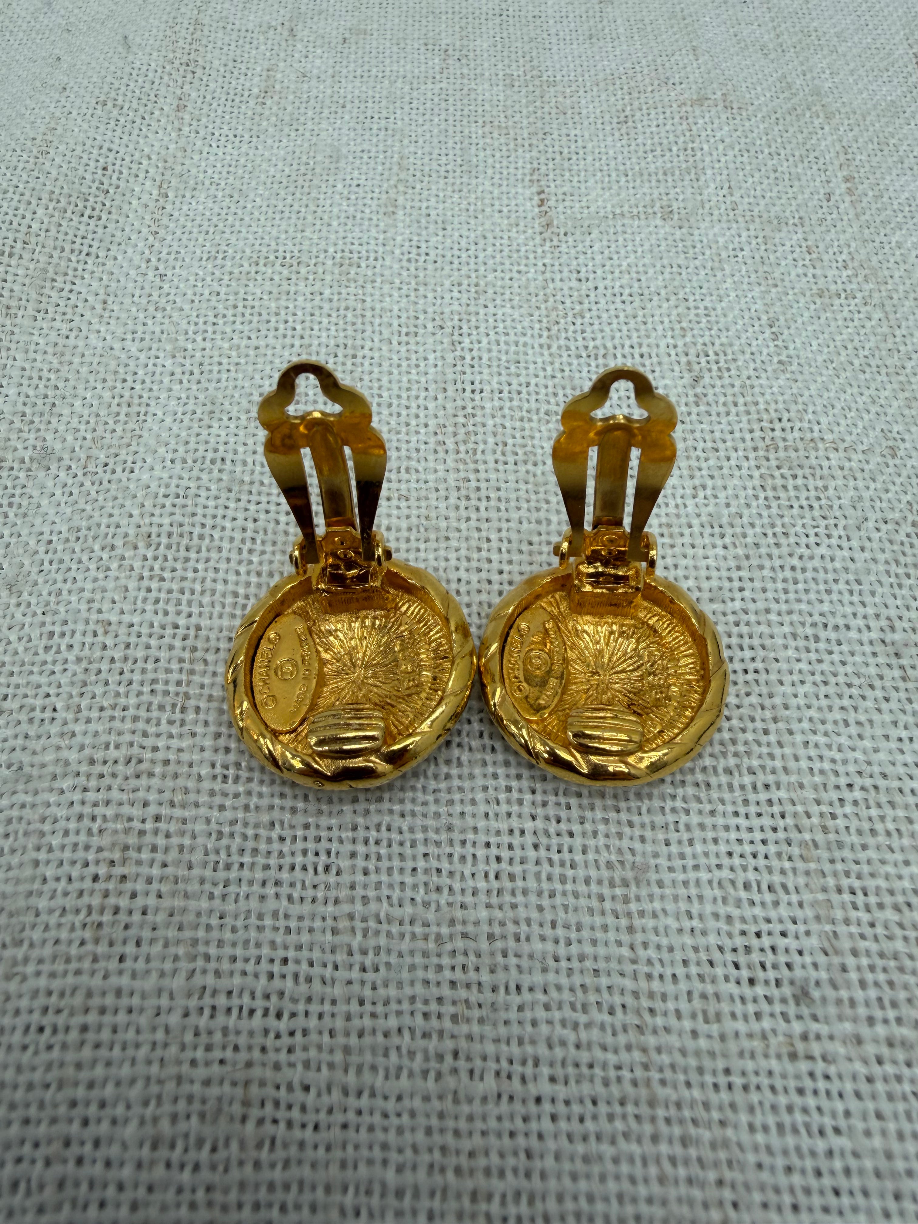 Chanel Vintage Gold Tone CC Clipon Earrings