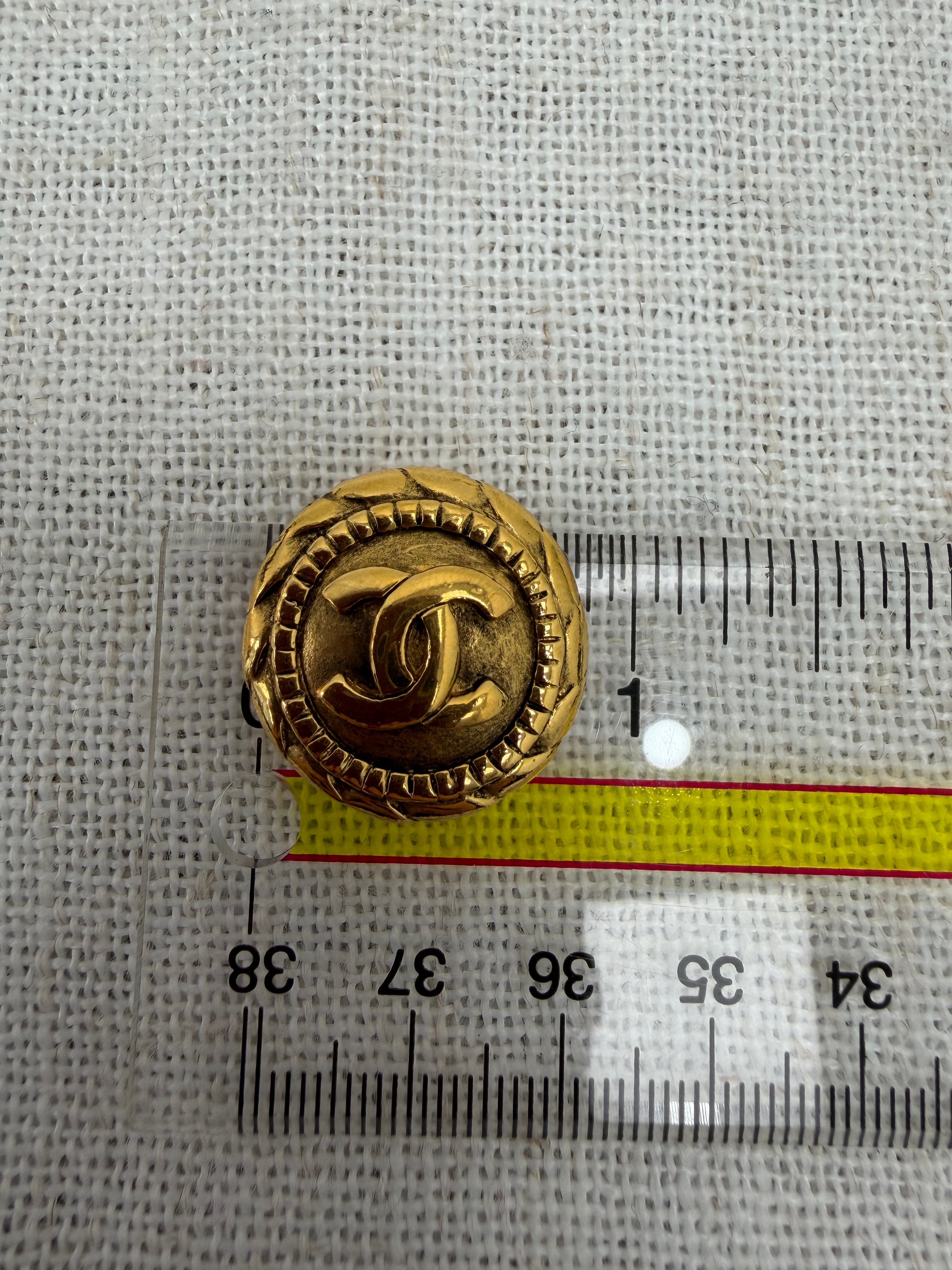 Chanel Vintage Gold Tone CC Clipon Earrings