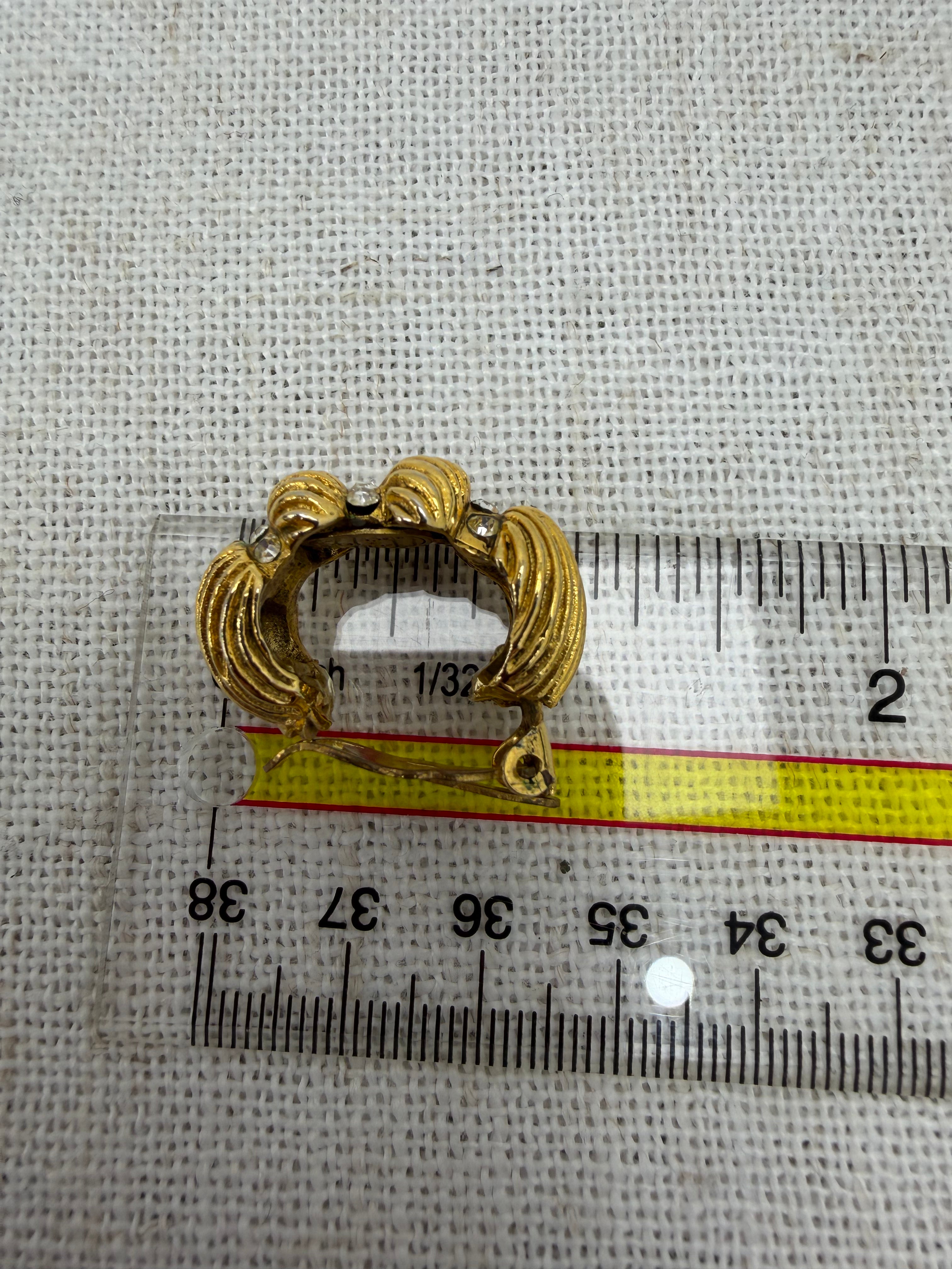 Chanel Vintage Gold Tone Rhinstone Clipon Earring