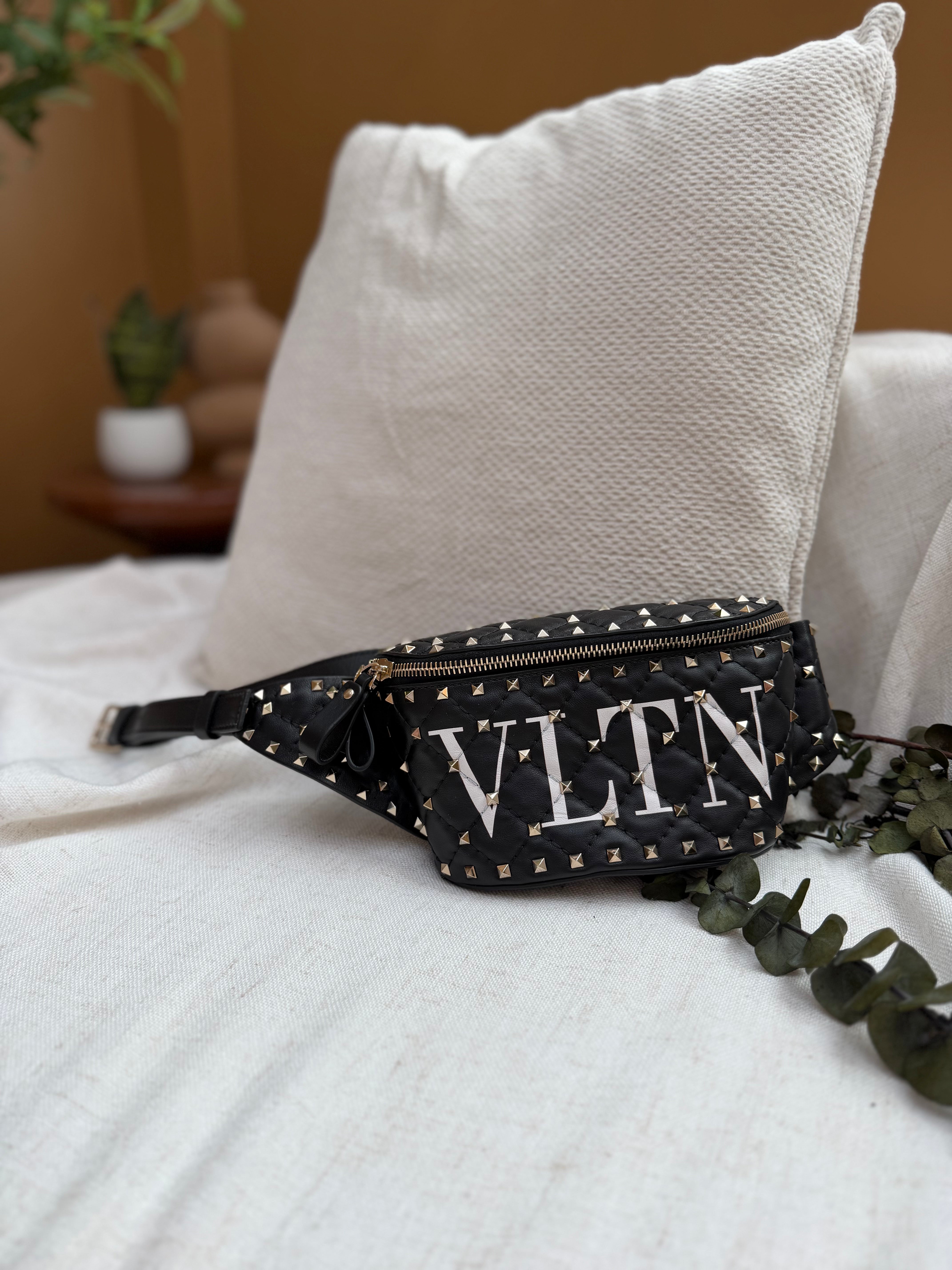 *DONS PRE-DROP* LIKE NEW- Valentino Black Leather Rock Stud Waist Belt Bag