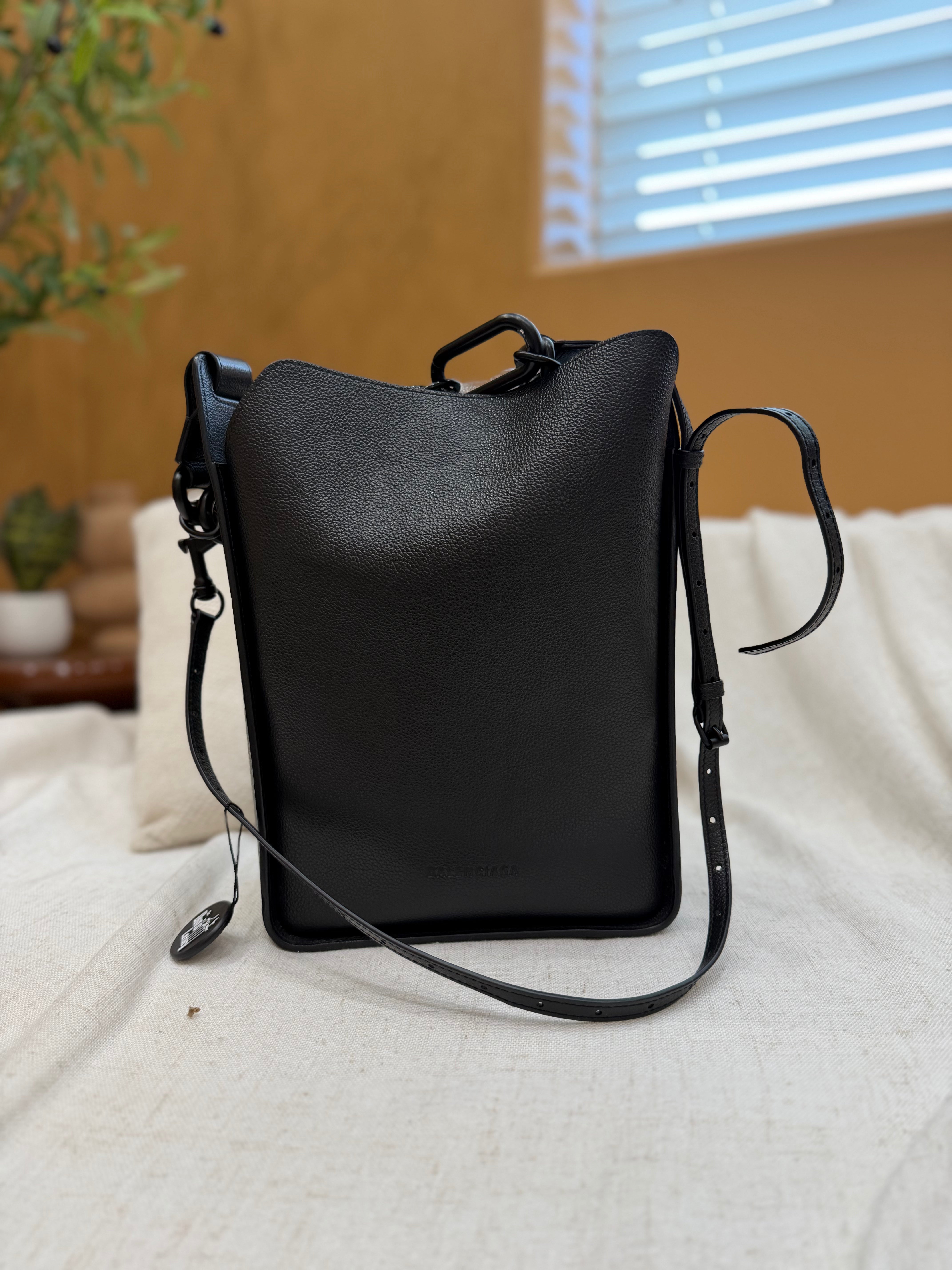 *DONS PRE-DROP* Balenciaga Black Leather Small Tool Bag