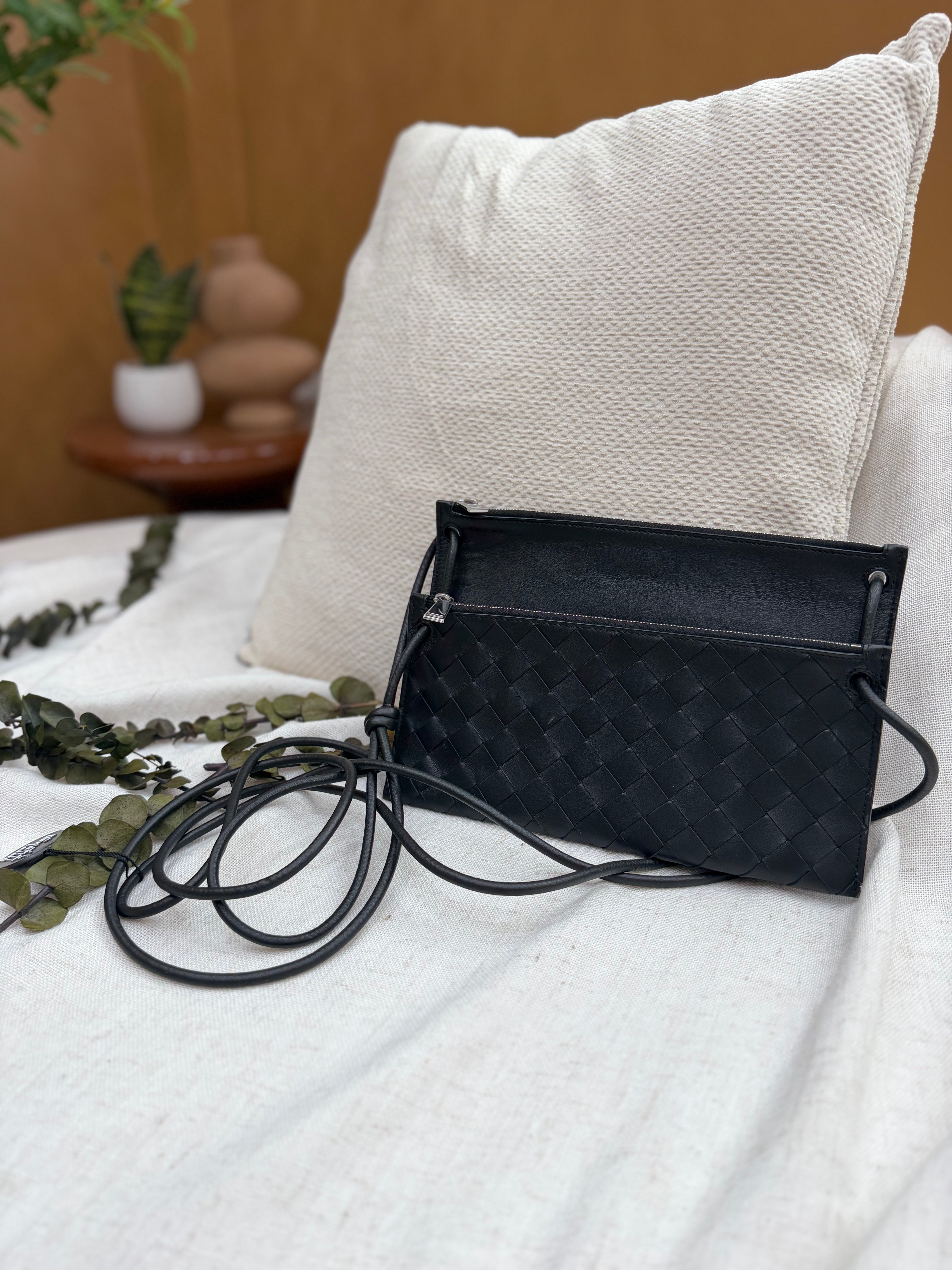*DONS PRE-DROP* BRAND NEW- Bottega Veneta Black Nappa Intracciato Leather Double Pouch Crossbody