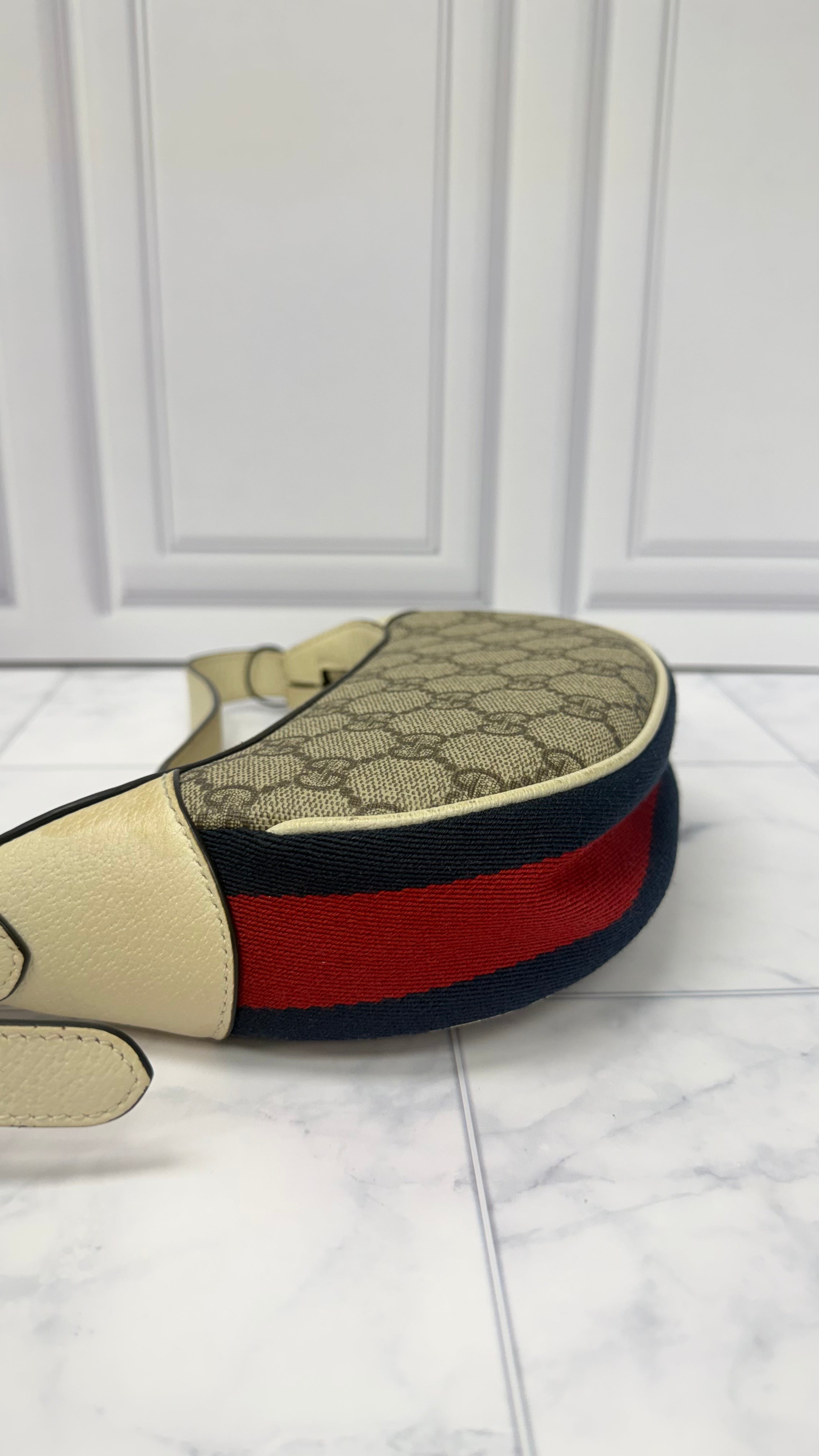 *DONS DROP* Gucci GG Supreme Canvas Web Shoulder Bag