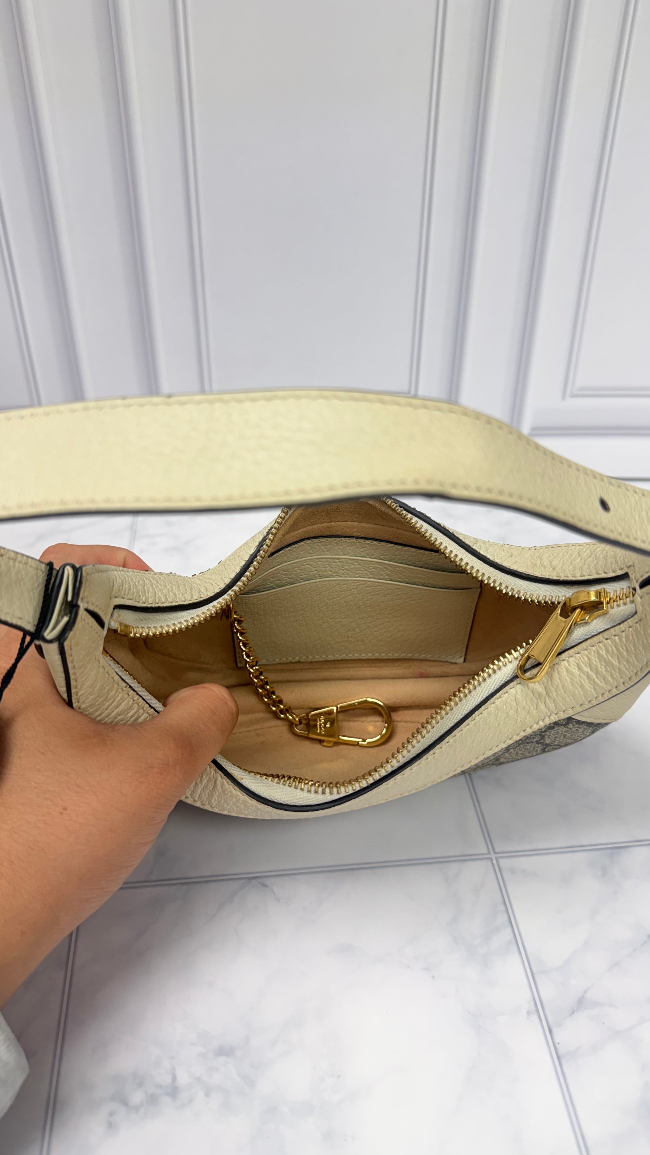 *DONS DROP* Gucci GG Supreme Canvas Web Shoulder Bag