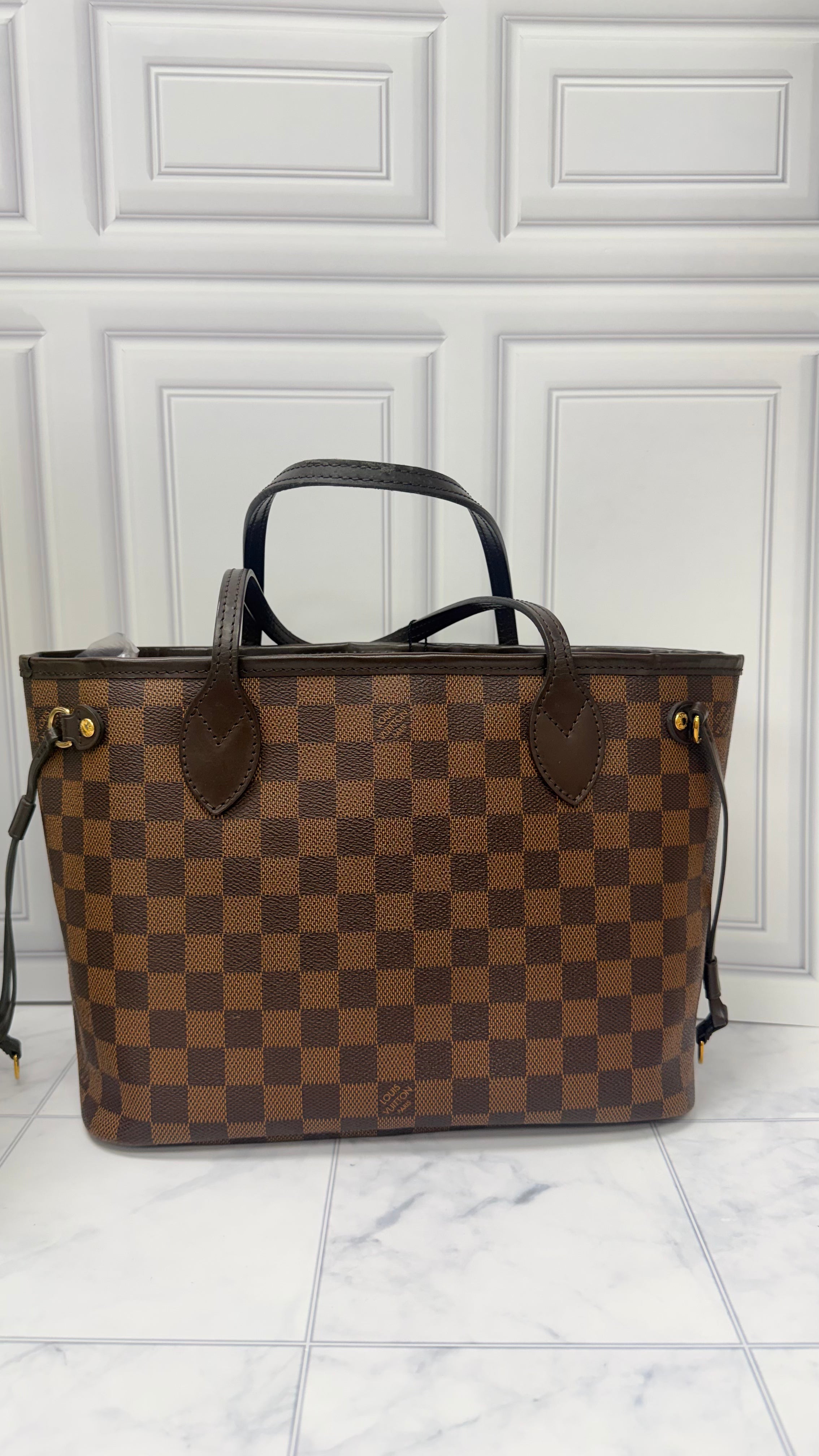 *DONS DROP* Louis Vuitton Damier Ebene & Red Neverfull PM