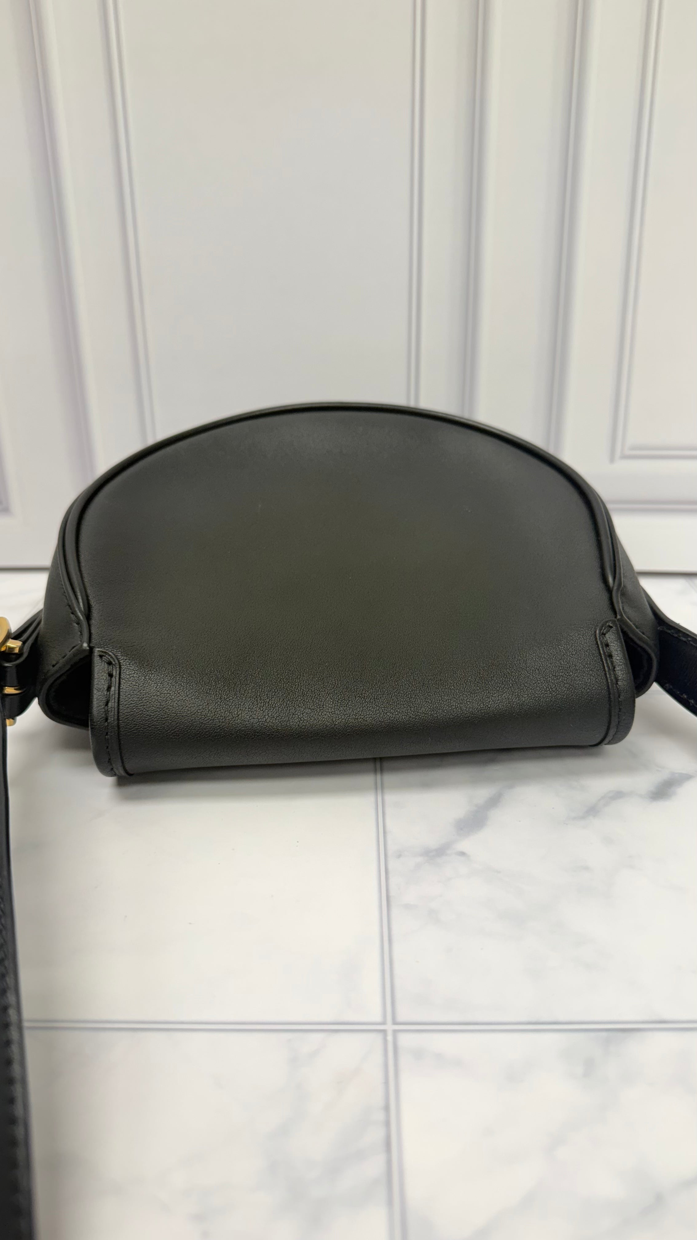 *DONS DROP* Louis Vuitton Black Leather Tambourine Crossbody