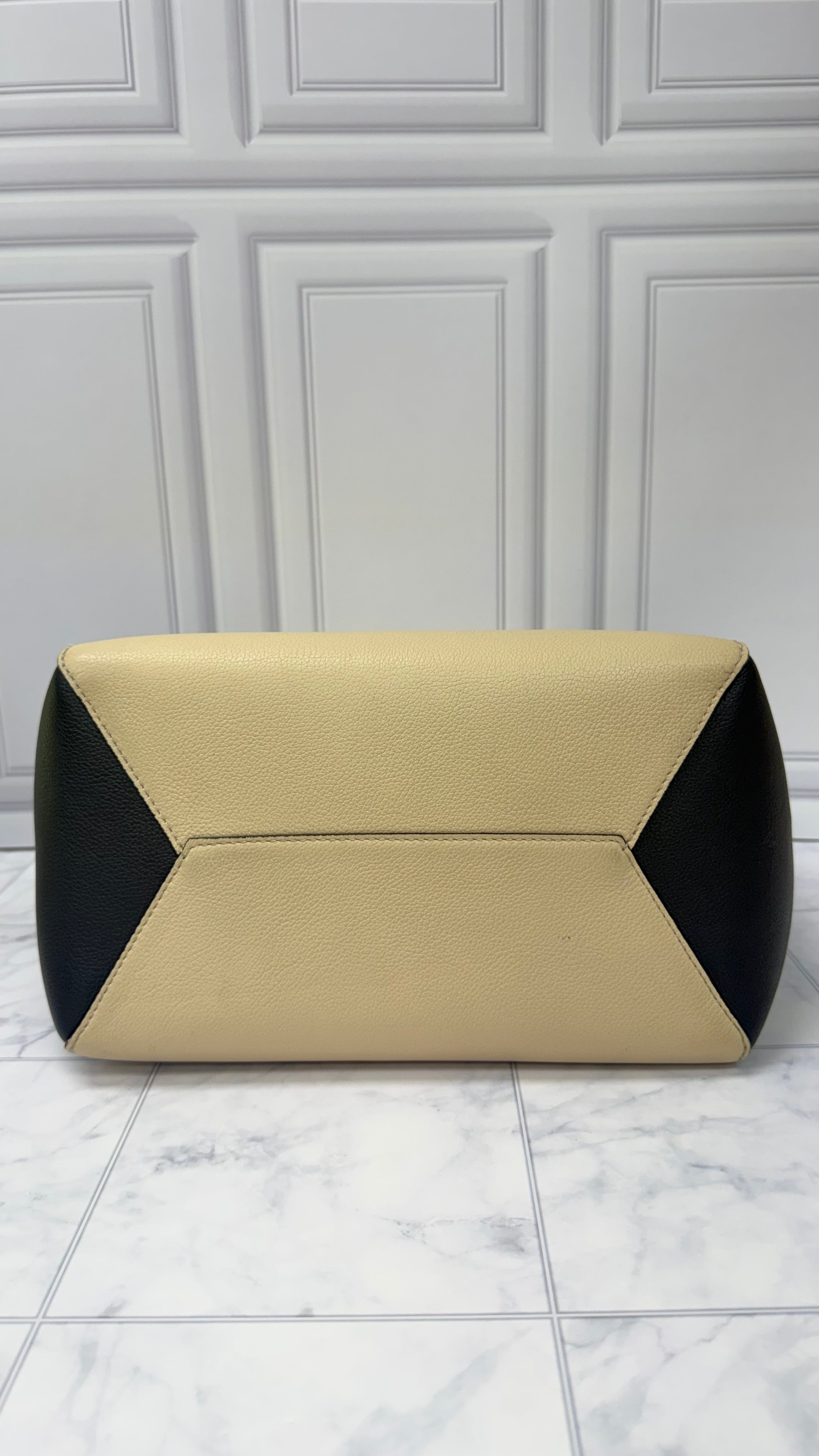 *DONS PRE DROP* Louis Vuitton Black & Cream Leather Lockme Cabas Tote Bag