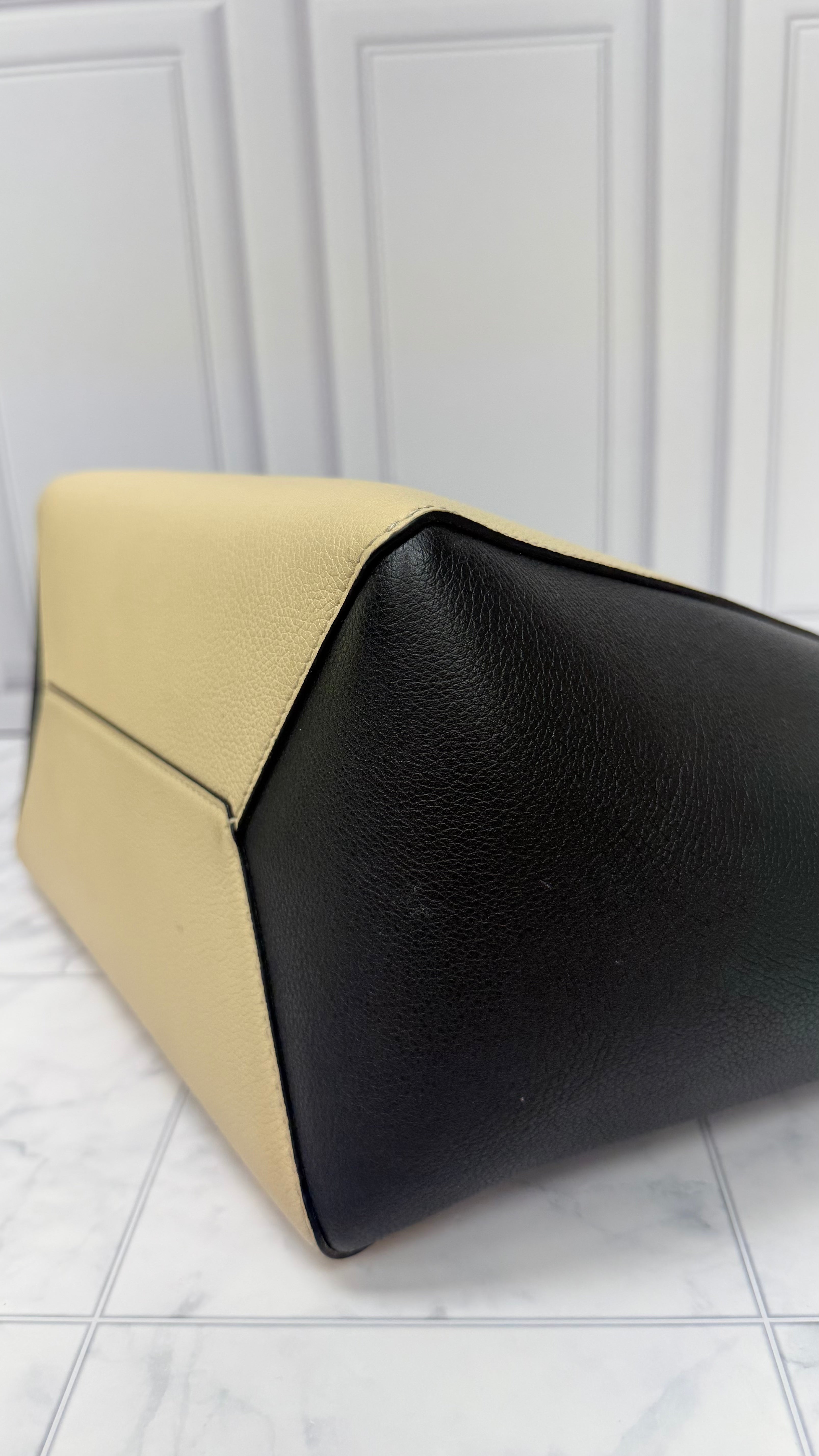 *DONS PRE DROP* Louis Vuitton Black & Cream Leather Lockme Cabas Tote Bag