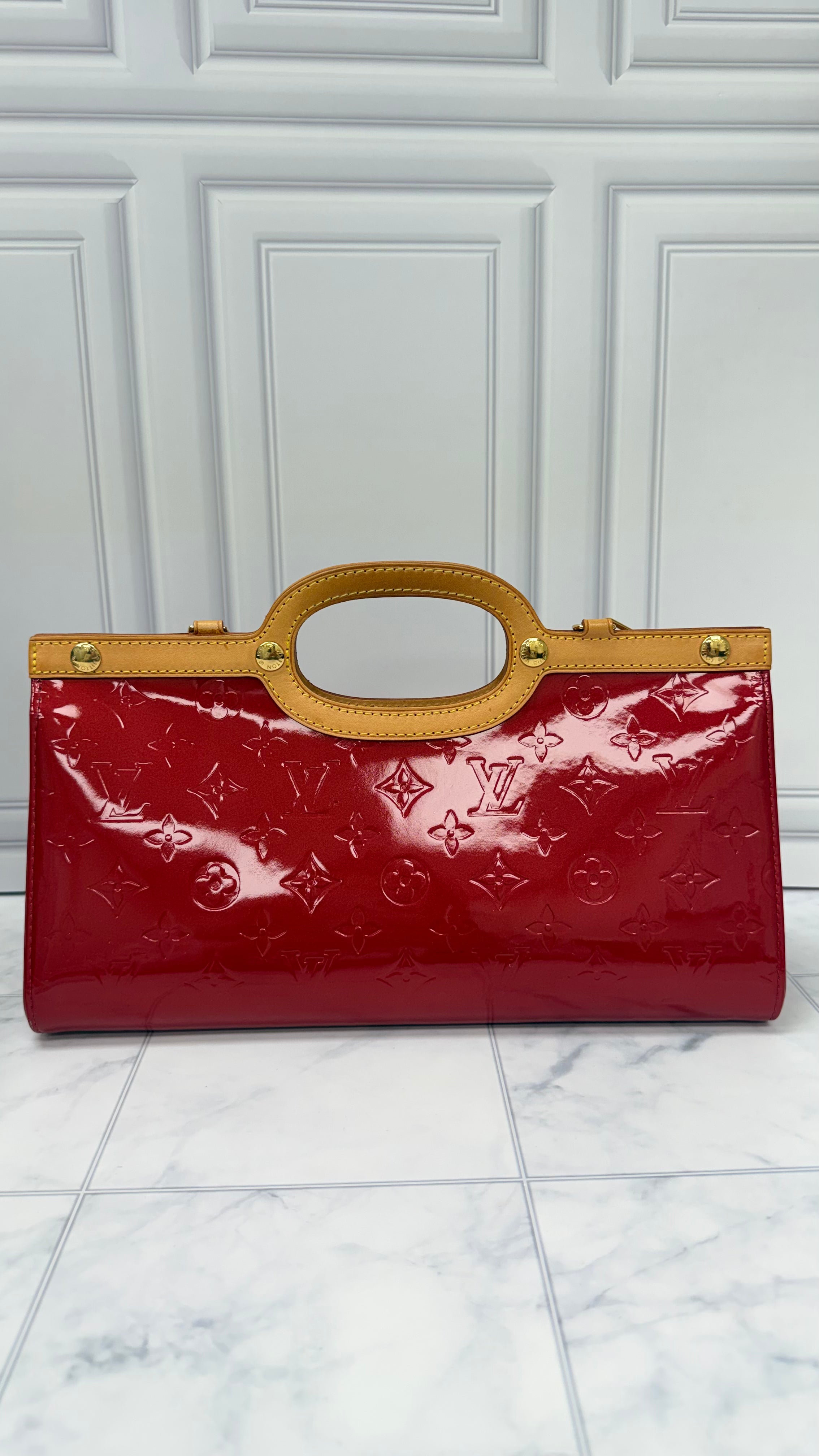 *DONS DROP* Louis Vuitton Red Vernis Roxbury Drive Handbag