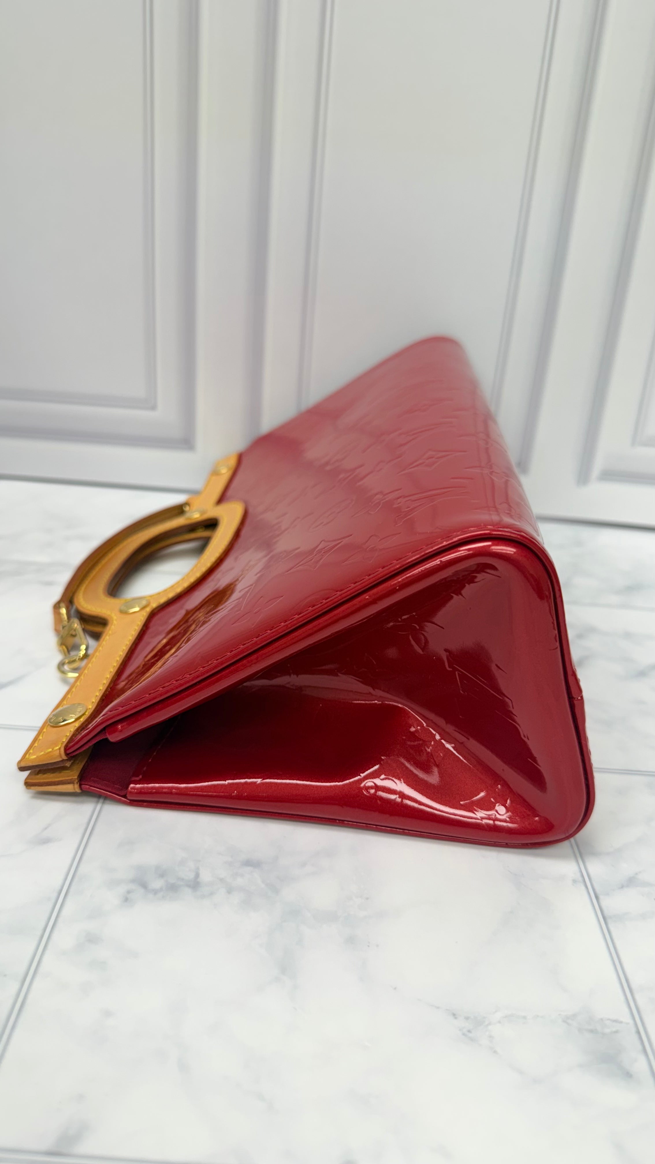 *DONS DROP* Louis Vuitton Red Vernis Roxbury Drive Handbag
