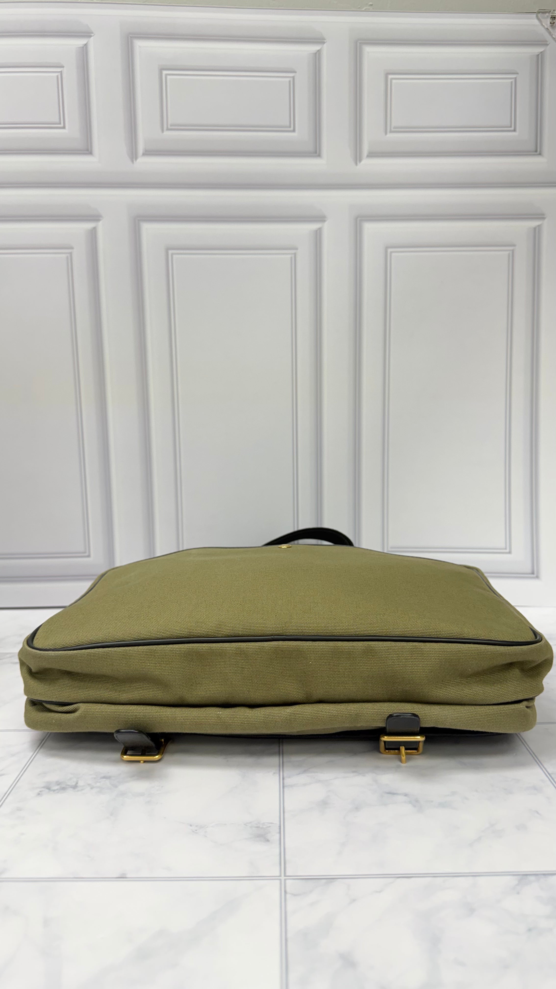 *DONS DROP* LIKE NEW - Saint Laurent YSL Green Canvas Medium Messenger Bag