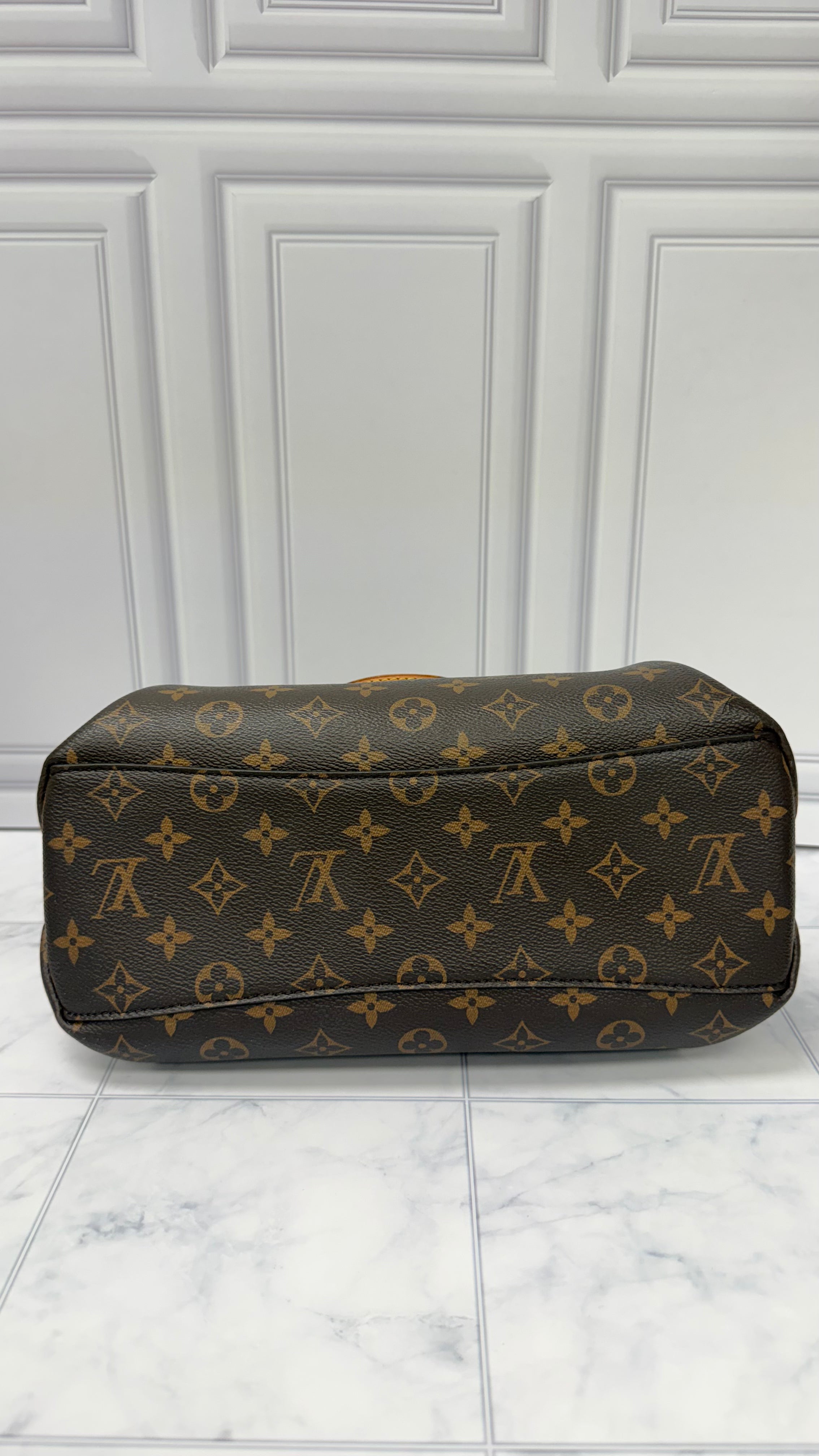 *DONS DROP* Louis Vuitton Monogram Canvas Rivoli MM Handbag