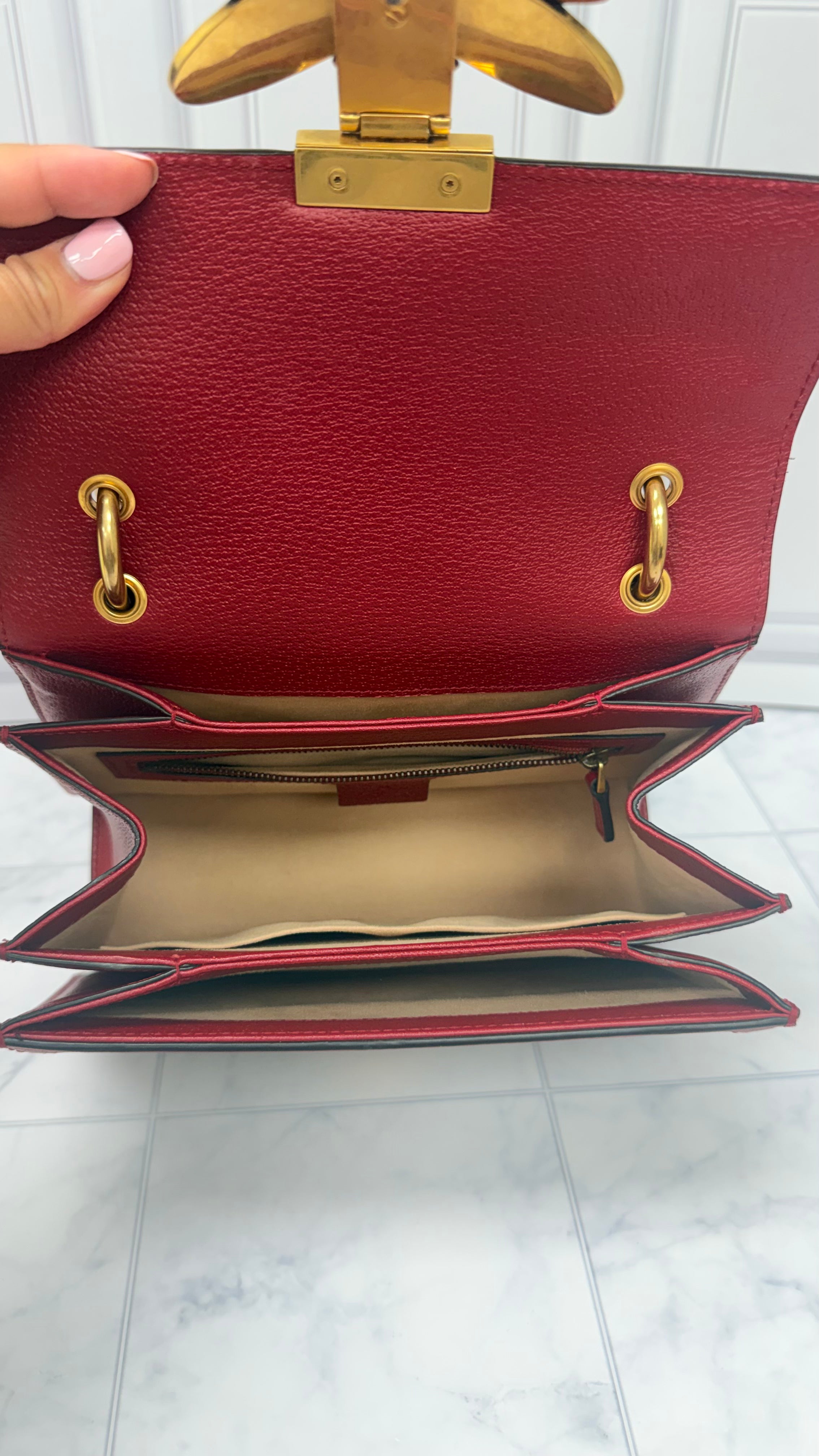 *DONS DROP* Gucci Supreme Canvas & Red Trim Queen Bee Margaret Small Top Handle Bag
