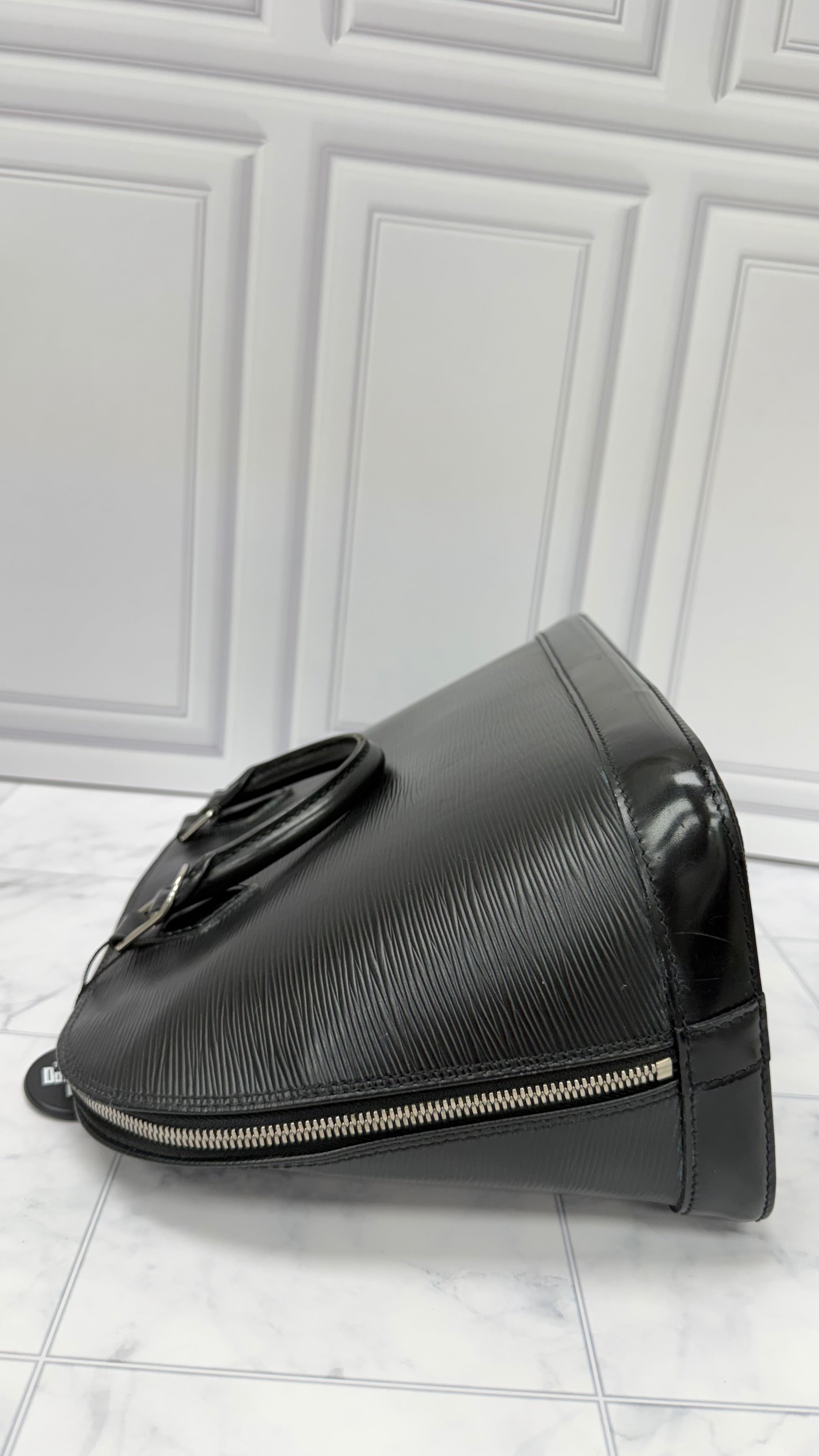*DONS DROP* Louis Vuitton Black Epi Leather Alma PM