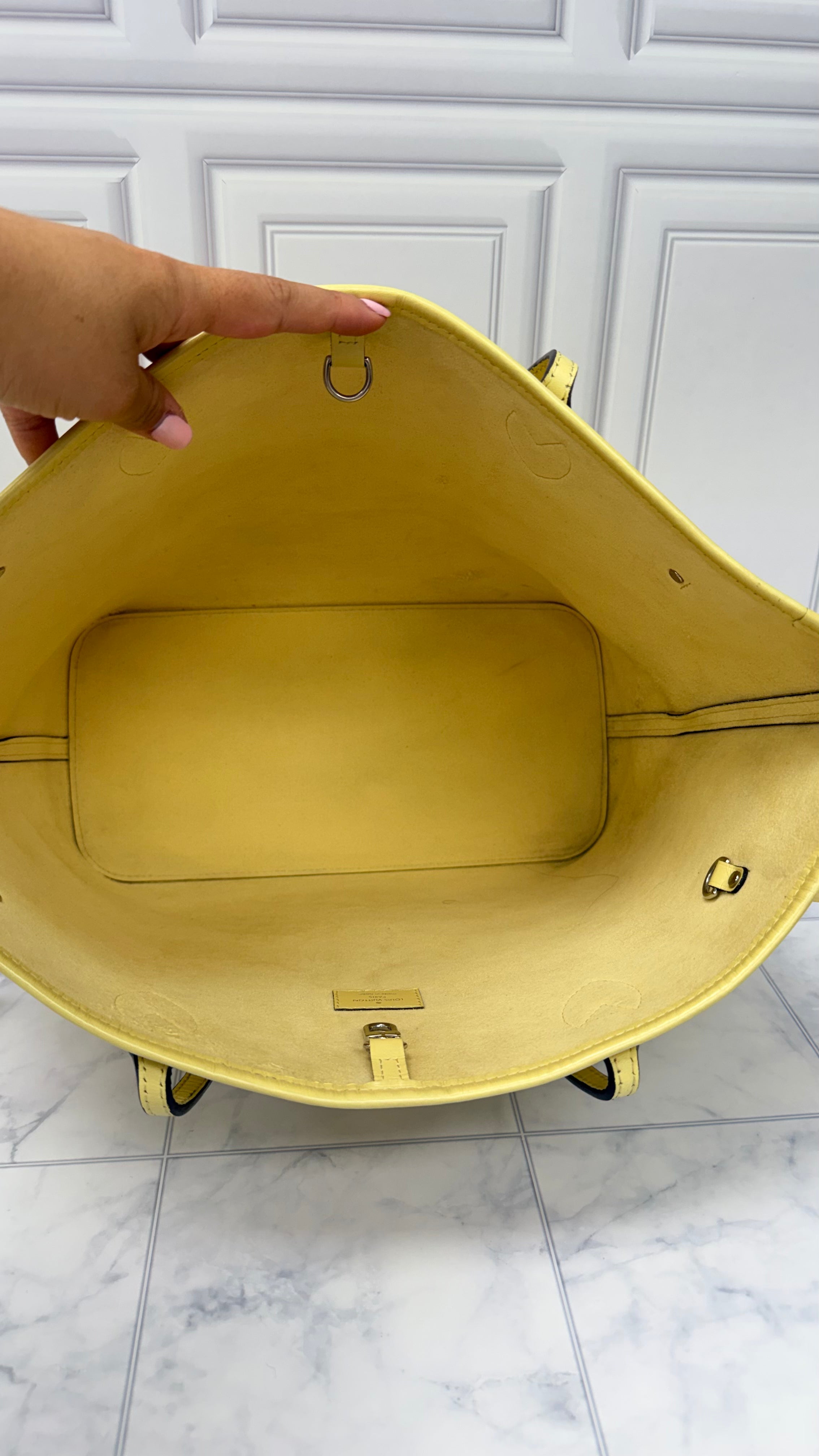 *DONS DROP* Louis Vuitton Butter Yellow Epi Neverfull MM