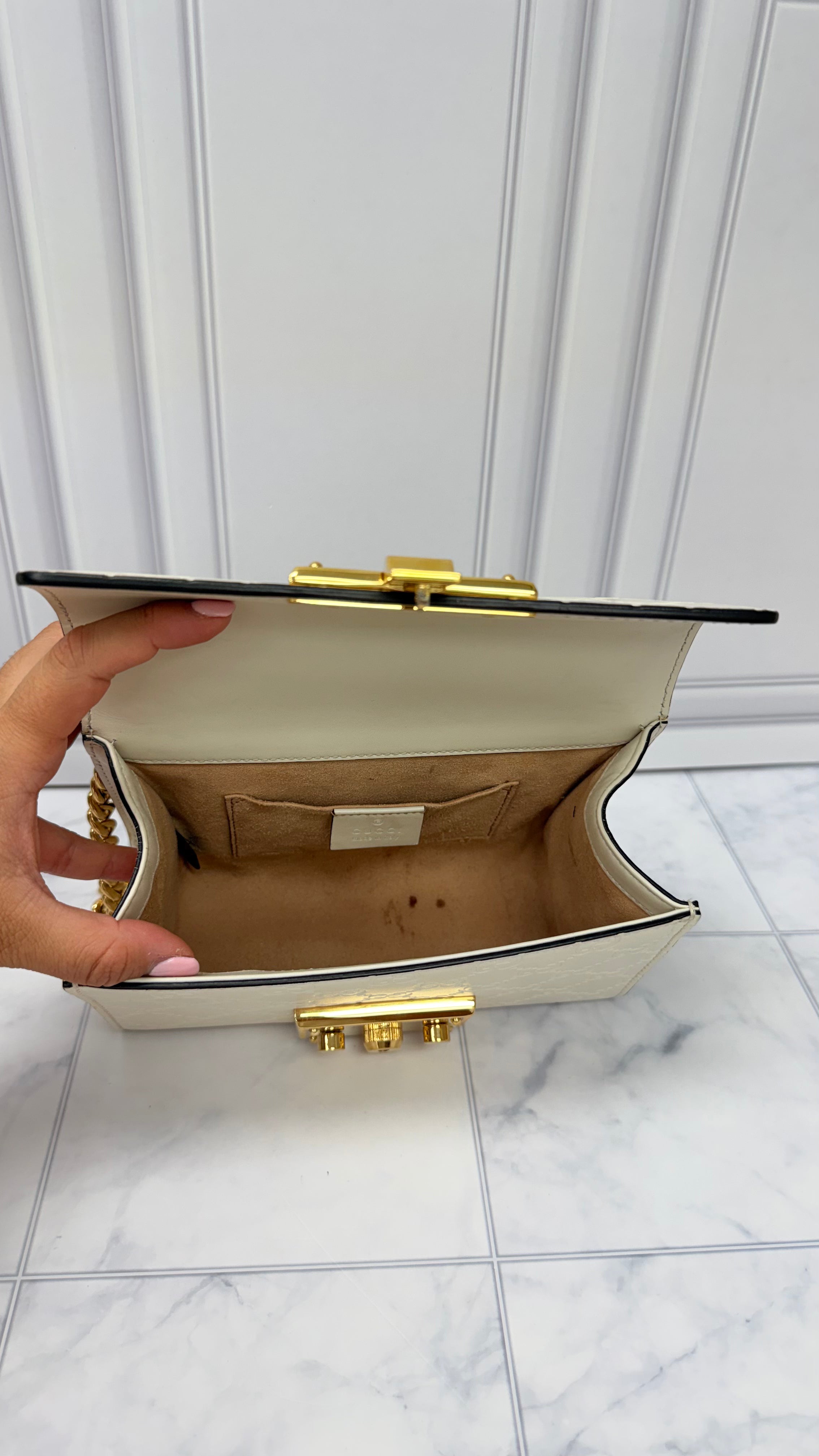 *DONS DROP* Gucci Ivory Guccissima Leather Small Padlock Chain Bag