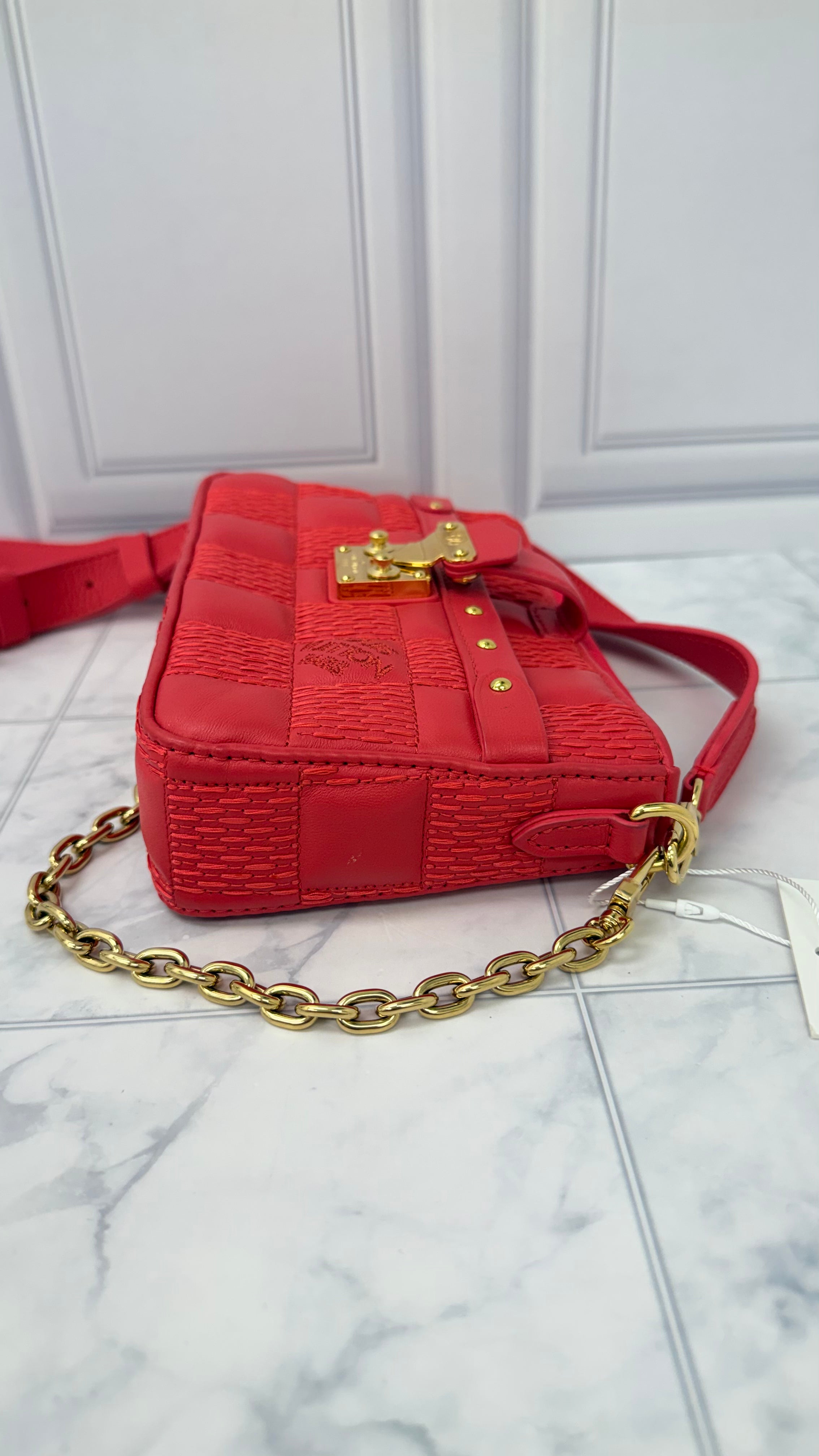 Louis Vuitton Coral Pink Lambskin Leather Pochette Troca Crossbody Bag