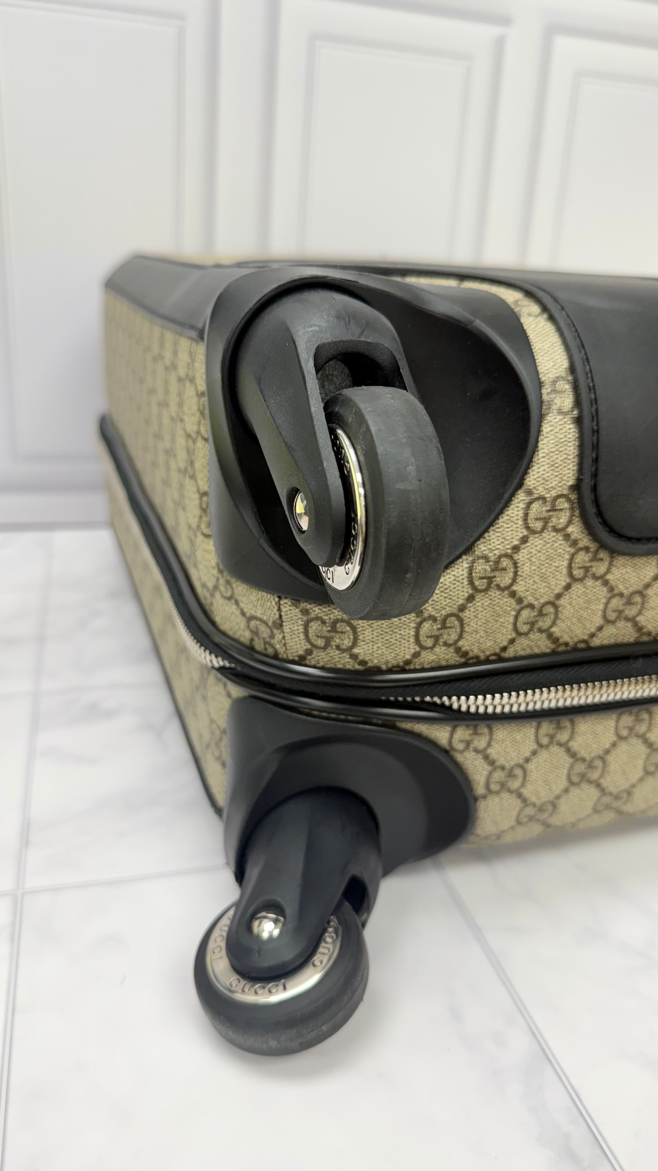*DONS DROP* Gucci Black GG Supreme Cabin Trolly