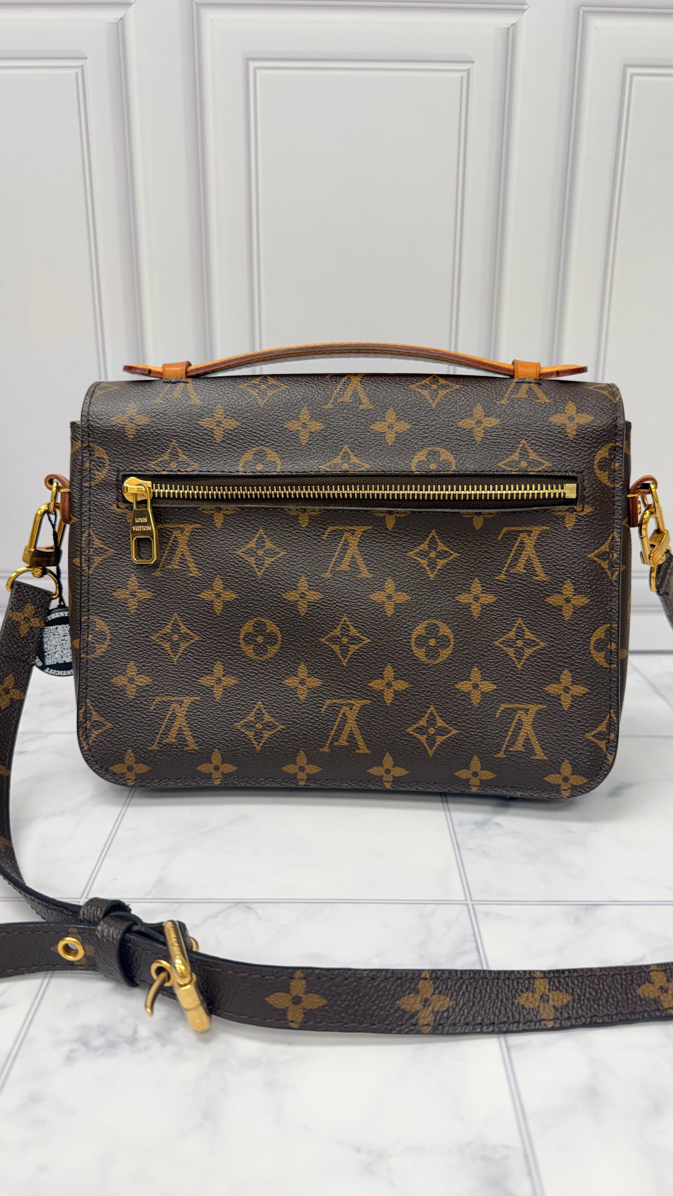 *DONS DROP* Louis Vuitton Monogram Pochette Metis Crossbody Bag