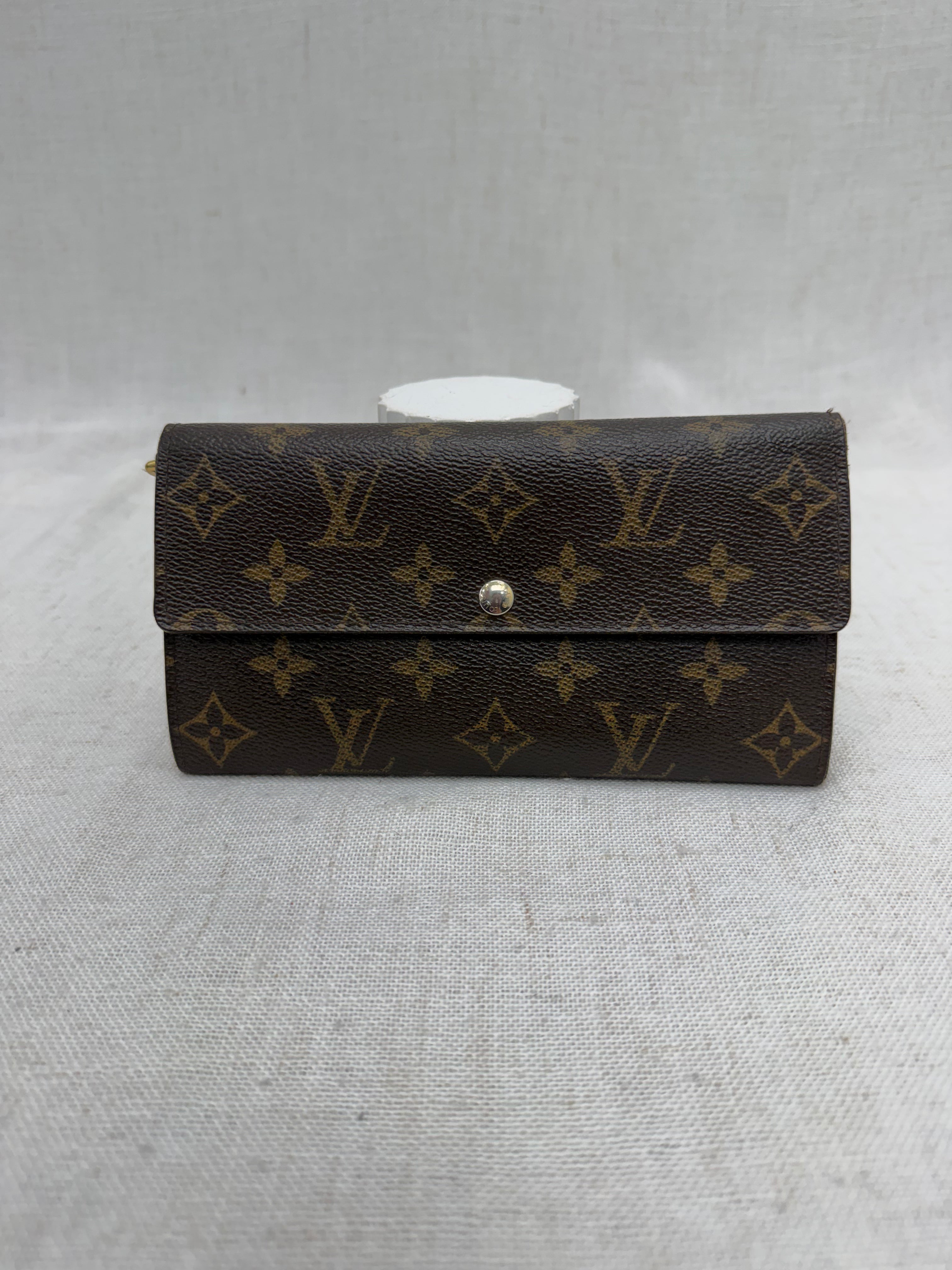 Louis Vuitton Monogram Sarah Wallet