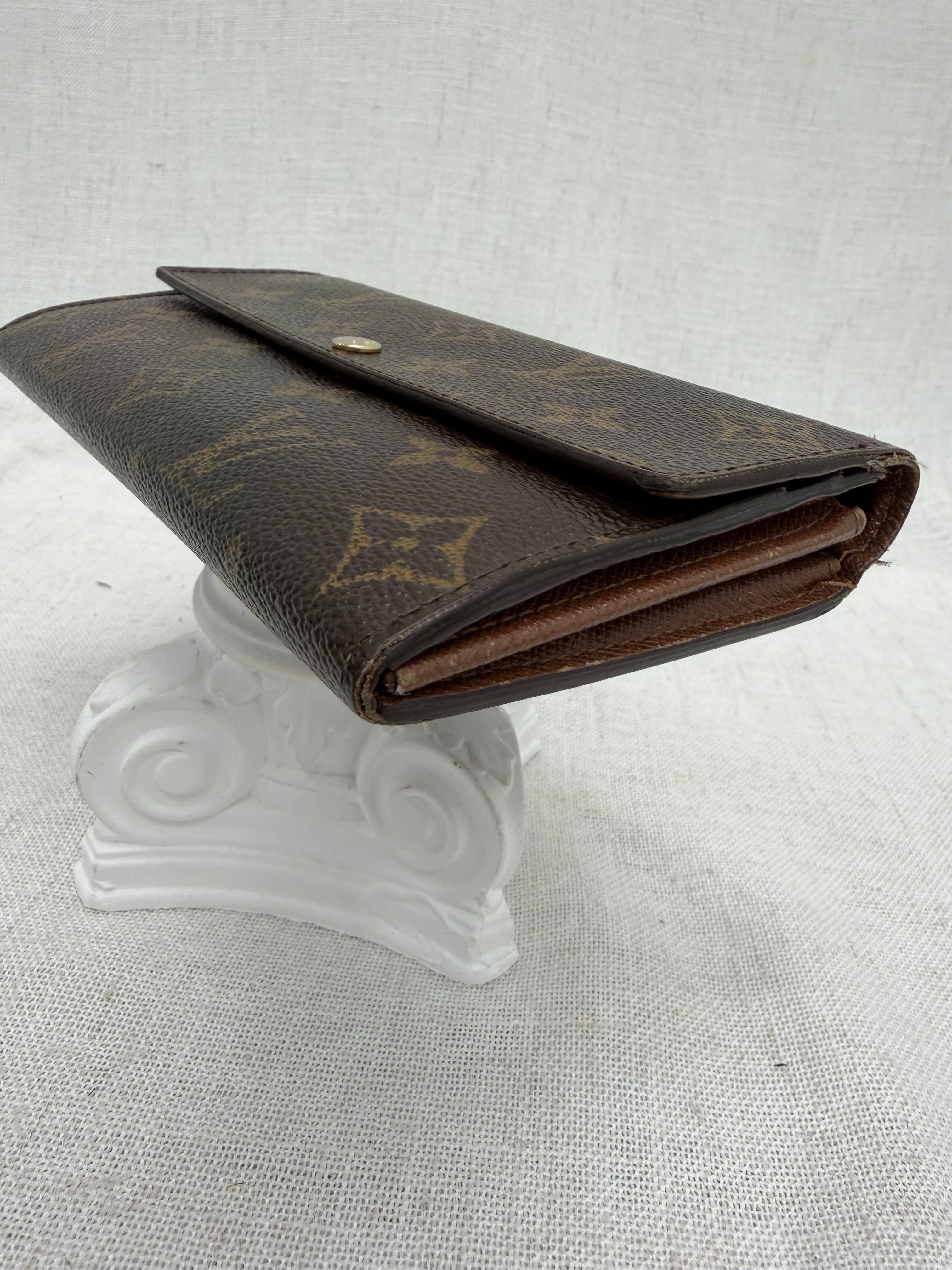 Louis Vuitton Monogram Sarah Wallet