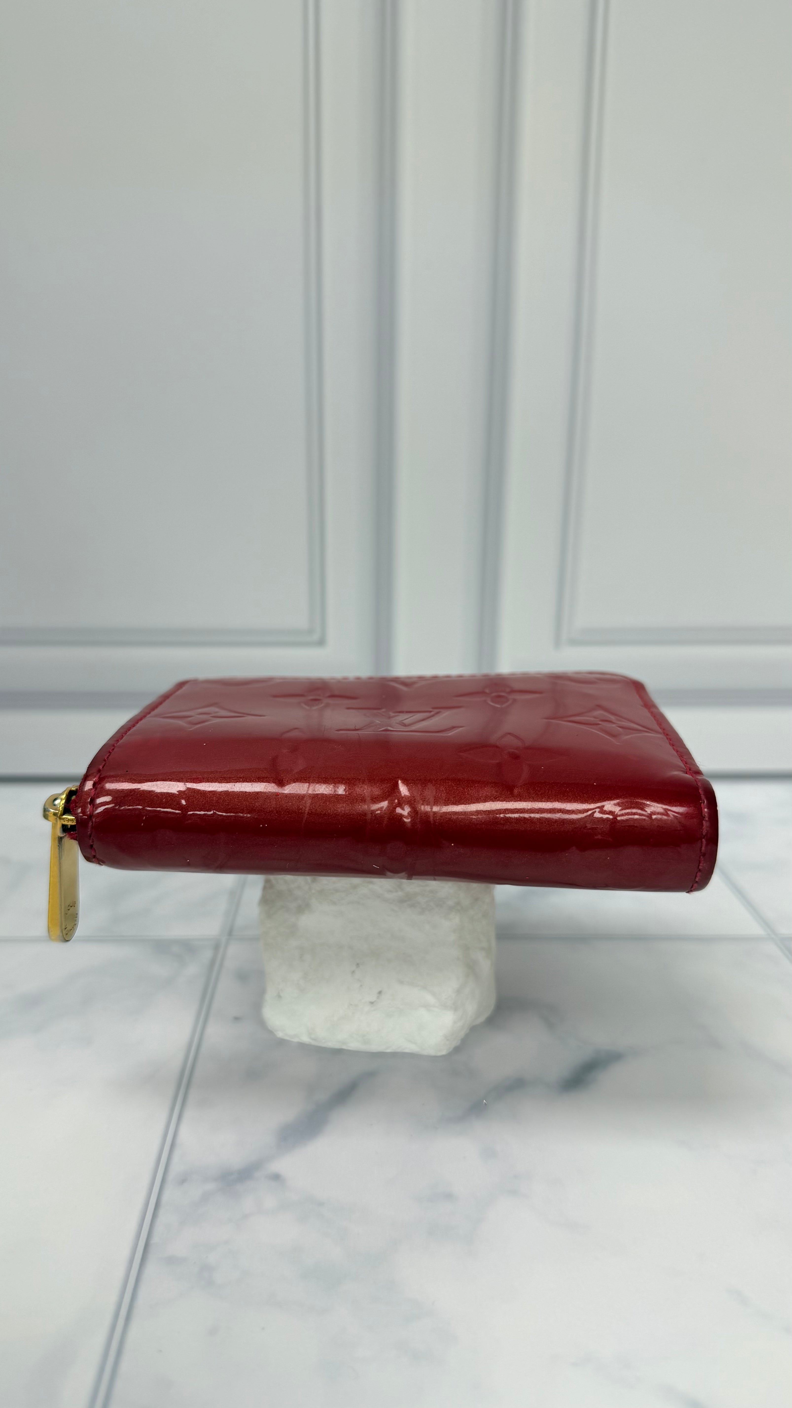 *DONS PRE DROP* Louis Vuitton Red Monogram Vernis Leather Zippy Coin Pouch