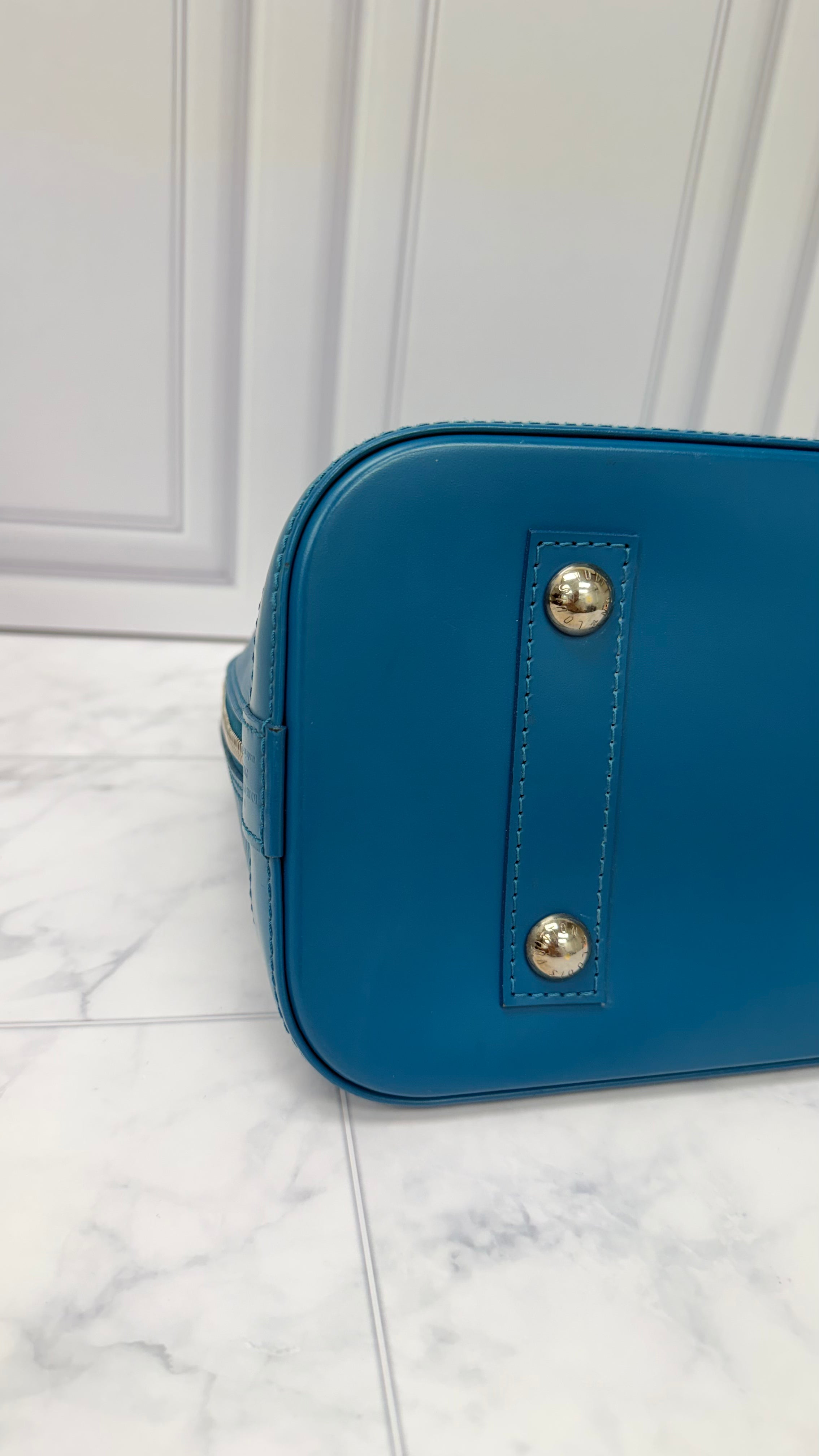 *DONS DROP* Louis Vuitton Teal Epi Leather Alma PM Satchel