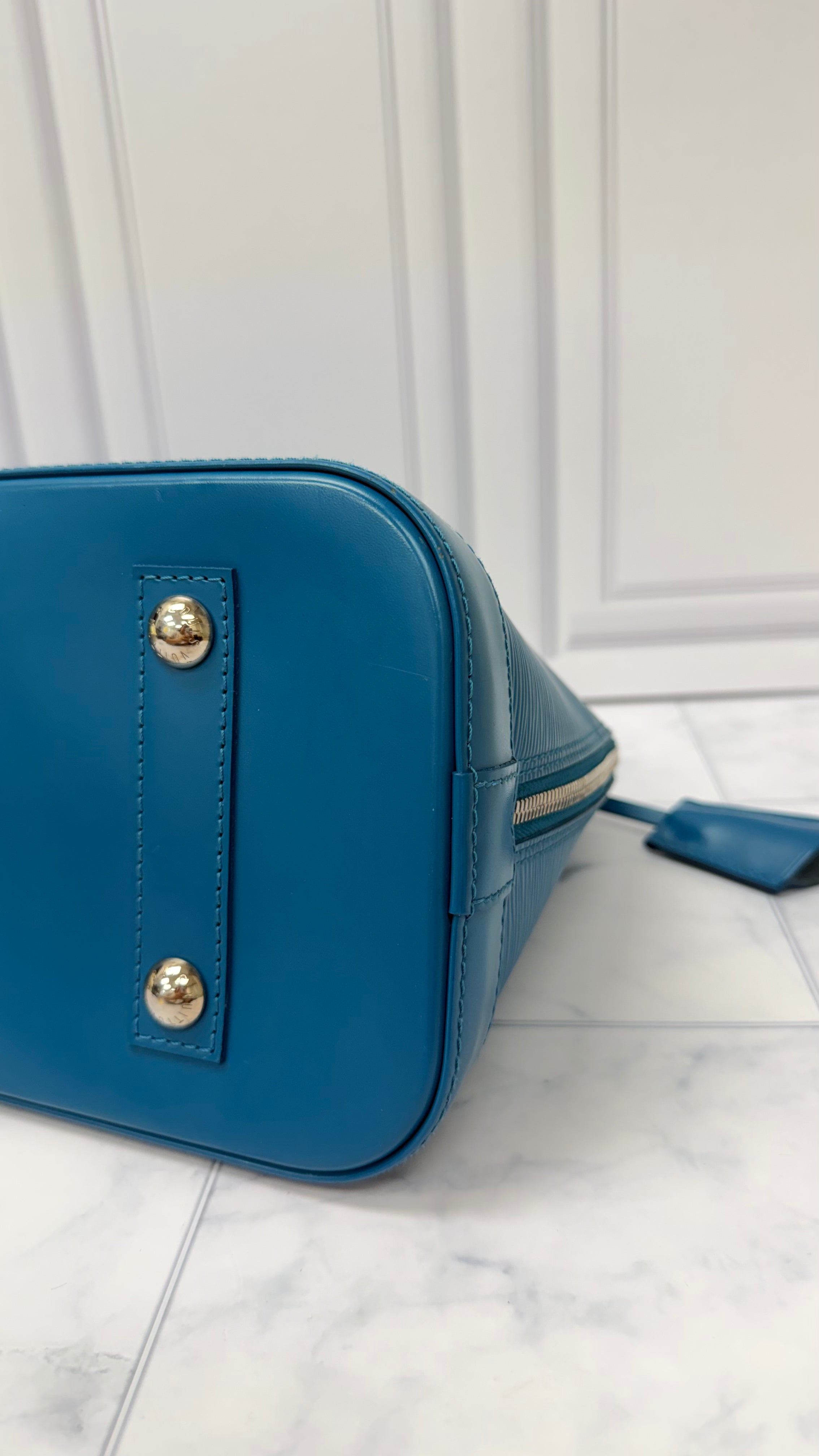 *DONS DROP* Louis Vuitton Teal Epi Leather Alma PM Satchel